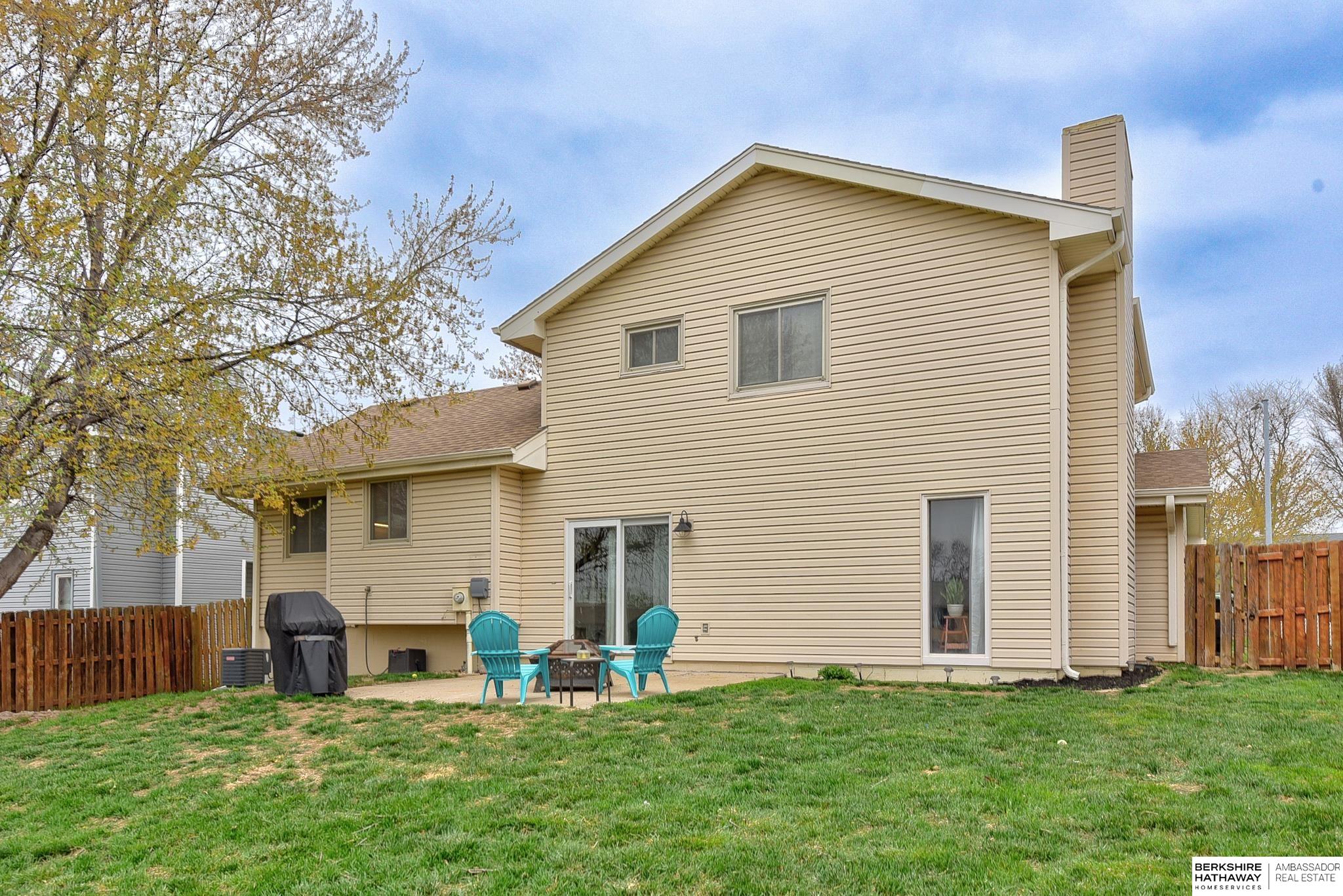 Omaha, Nebraska 68137, United States, 4 Bedrooms Bedrooms, ,2 BathroomsBathrooms,Residential,Pending,114113