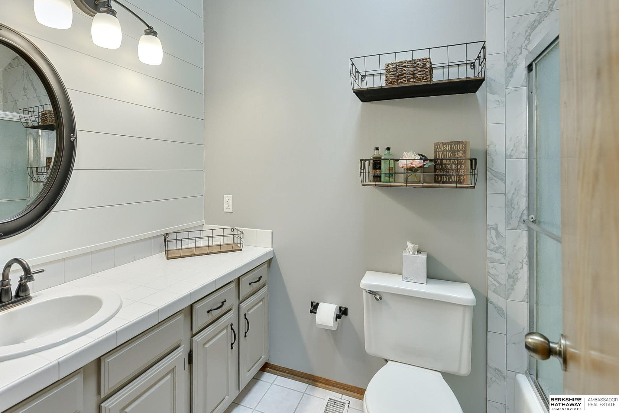 Omaha, Nebraska 68137, United States, 4 Bedrooms Bedrooms, ,2 BathroomsBathrooms,Residential,Pending,114113