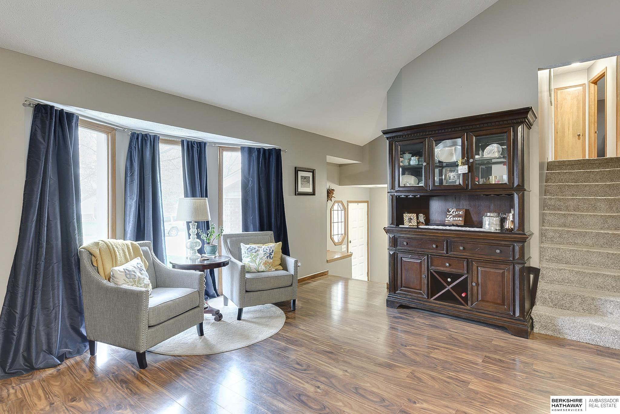 Omaha, Nebraska 68137, United States, 4 Bedrooms Bedrooms, ,2 BathroomsBathrooms,Residential,Pending,114113