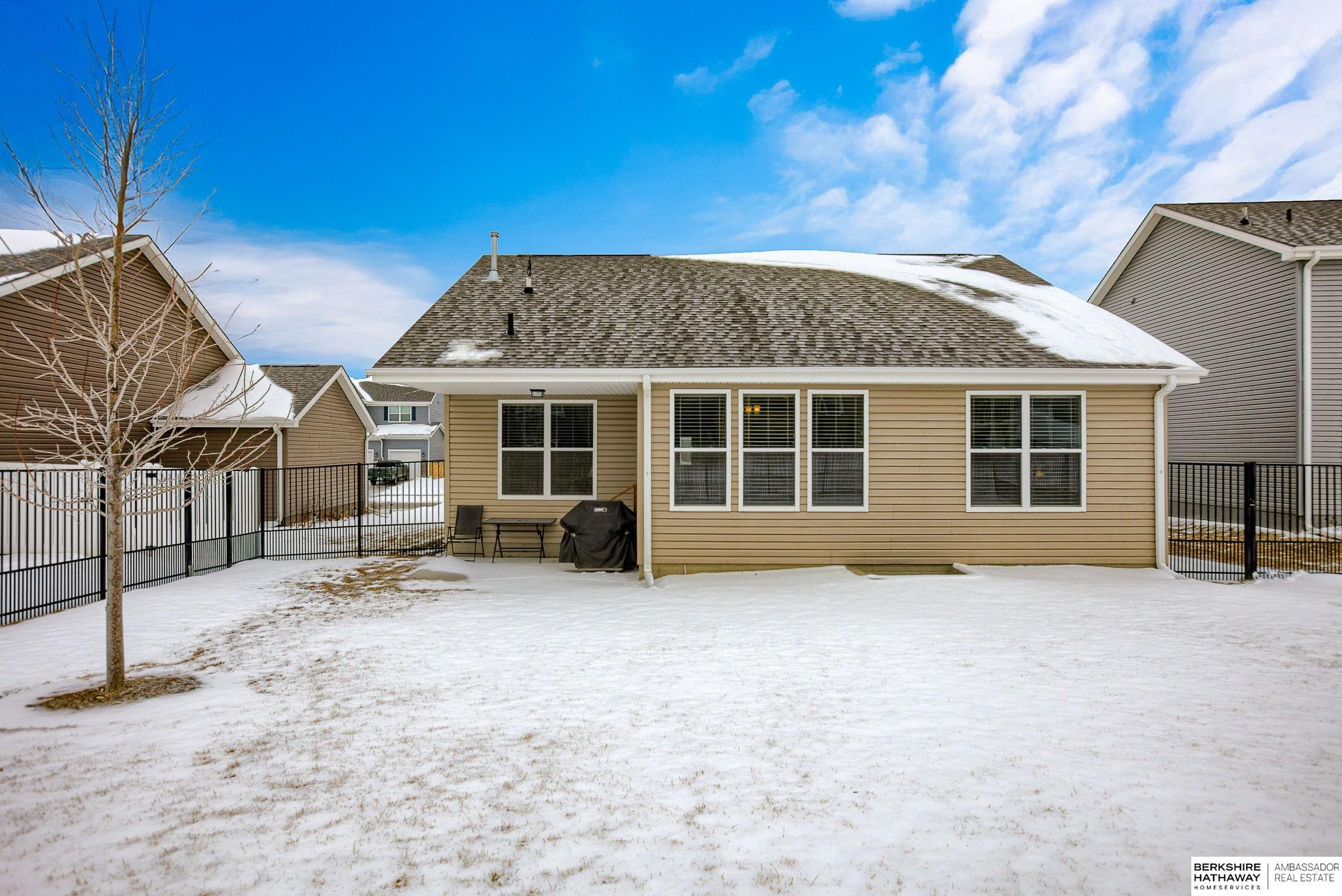 Omaha, Nebraska 68136, United States, 2 Bedrooms Bedrooms, ,2 BathroomsBathrooms,Residential,Active,3408