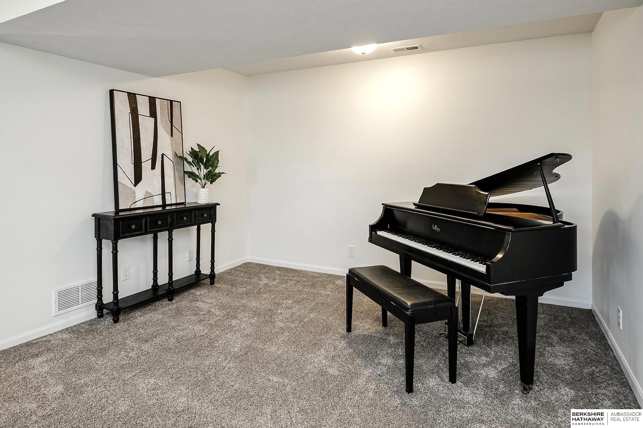 Omaha, Nebraska 68116, United States, 3 Bedrooms Bedrooms, ,2 BathroomsBathrooms,Residential,Active,85412