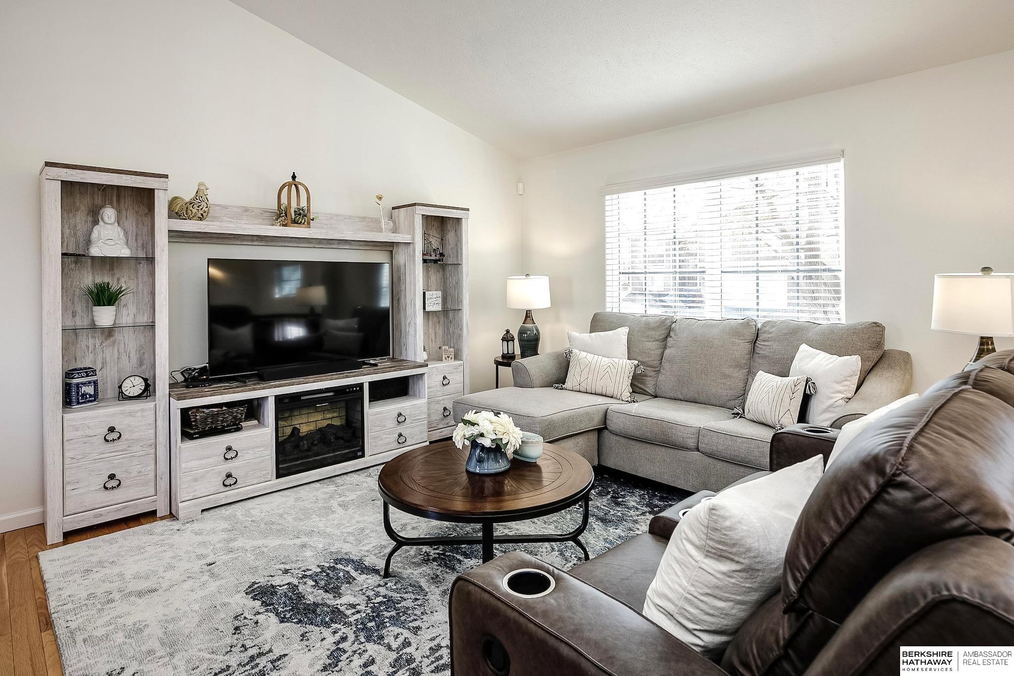 Omaha, Nebraska 68116, United States, 3 Bedrooms Bedrooms, ,2 BathroomsBathrooms,Residential,Active,85412