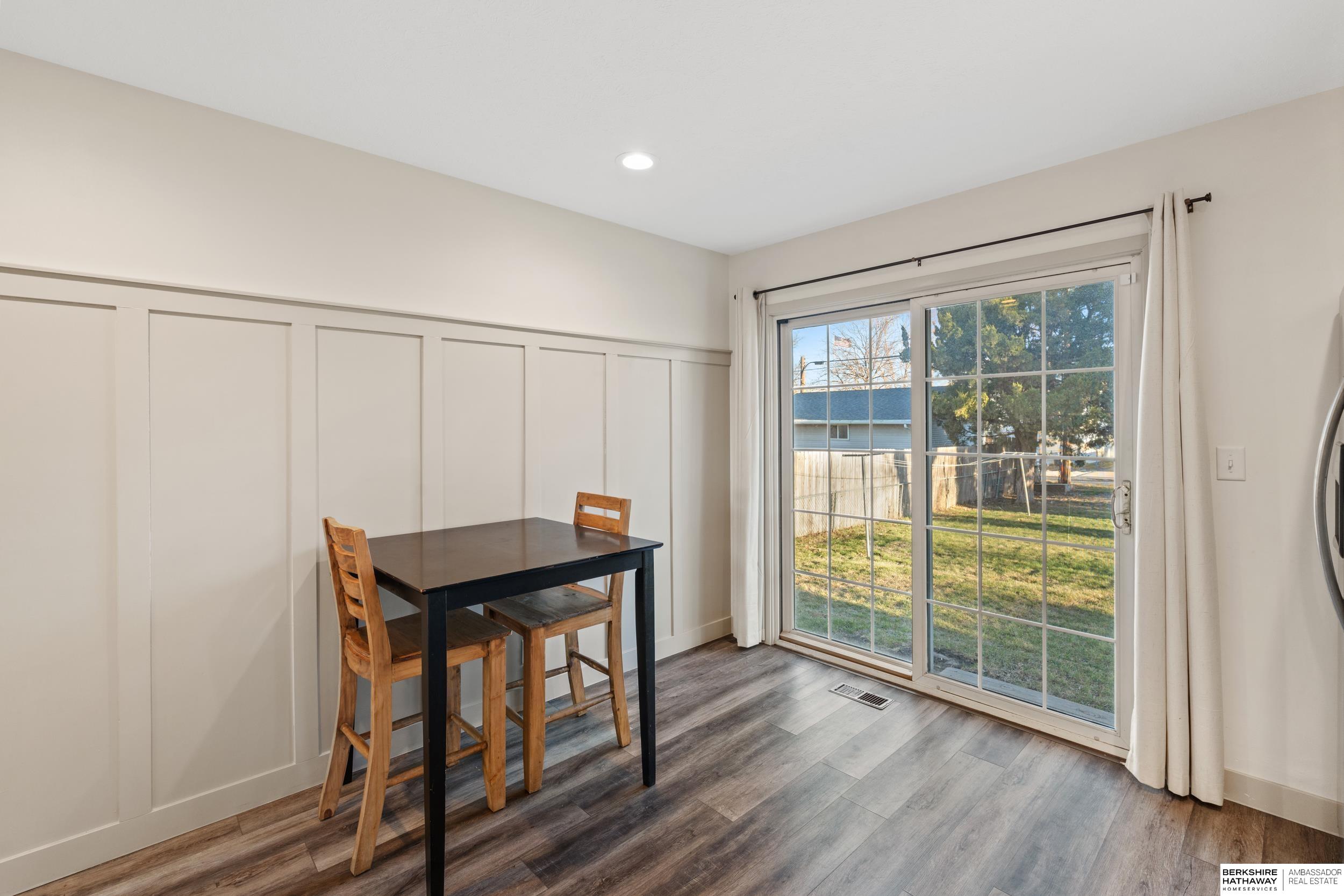 Lincoln, Nebraska 68507, United States, 3 Bedrooms Bedrooms, ,2 BathroomsBathrooms,Residential,Pending,91043