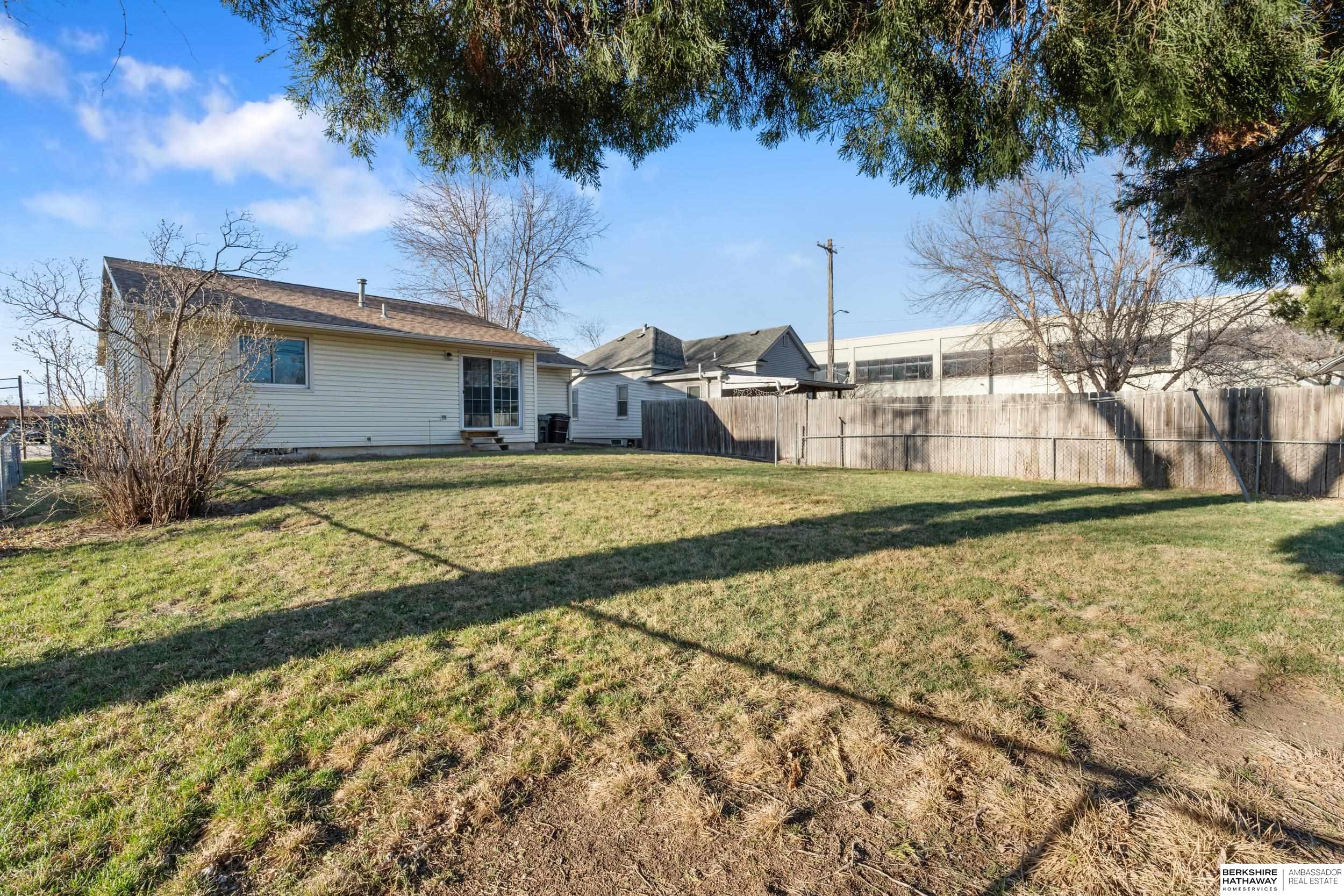 Lincoln, Nebraska 68507, United States, 3 Bedrooms Bedrooms, ,2 BathroomsBathrooms,Residential,Pending,91043