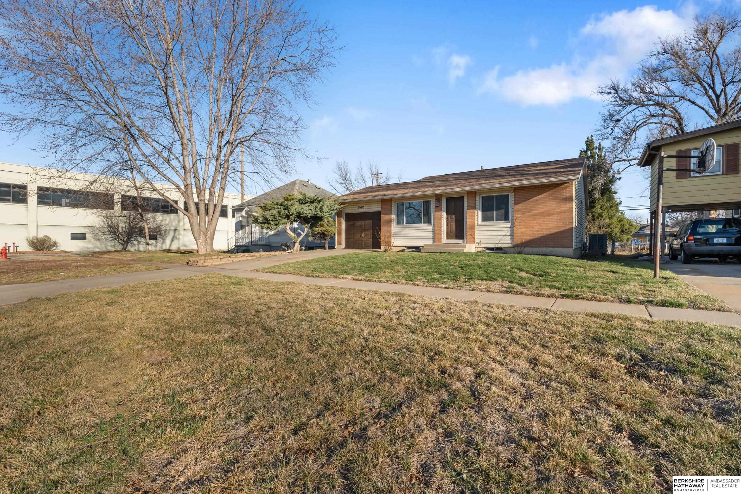 Lincoln, Nebraska 68507, United States, 3 Bedrooms Bedrooms, ,2 BathroomsBathrooms,Residential,Pending,91043