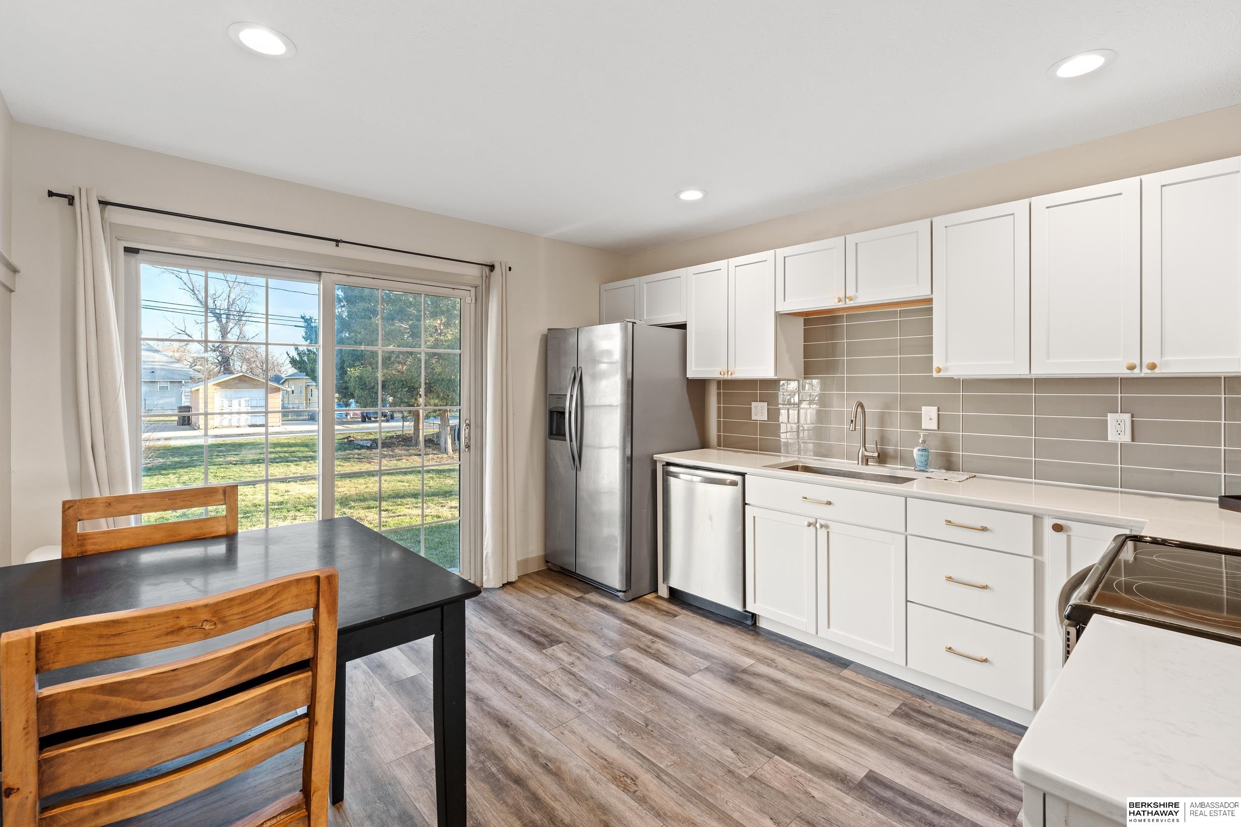 Lincoln, Nebraska 68507, United States, 3 Bedrooms Bedrooms, ,2 BathroomsBathrooms,Residential,Pending,91043