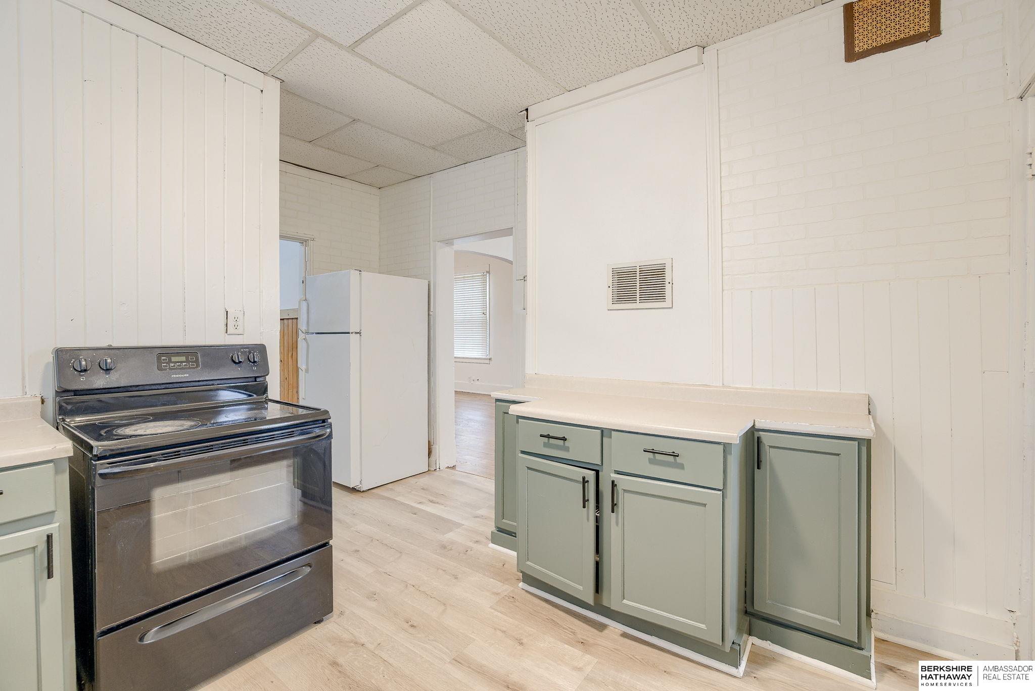 Omaha, Nebraska 68105, United States, 3 Bedrooms Bedrooms, ,1 BathroomBathrooms,Residential,Pending,20141