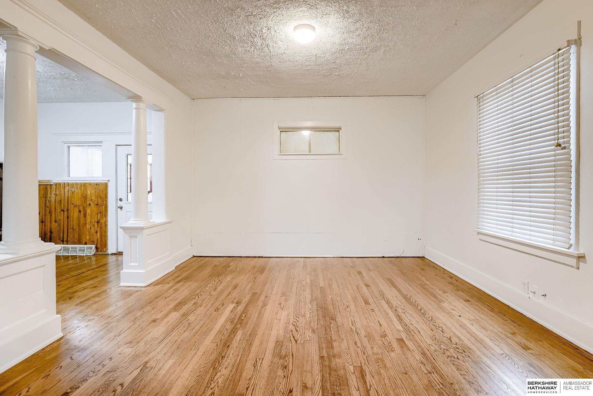 Omaha, Nebraska 68105, United States, 3 Bedrooms Bedrooms, ,1 BathroomBathrooms,Residential,Pending,20141