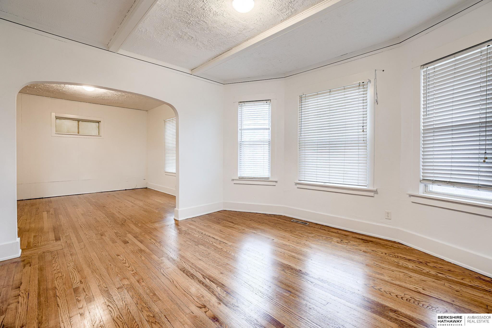 Omaha, Nebraska 68105, United States, 3 Bedrooms Bedrooms, ,1 BathroomBathrooms,Residential,Pending,20141