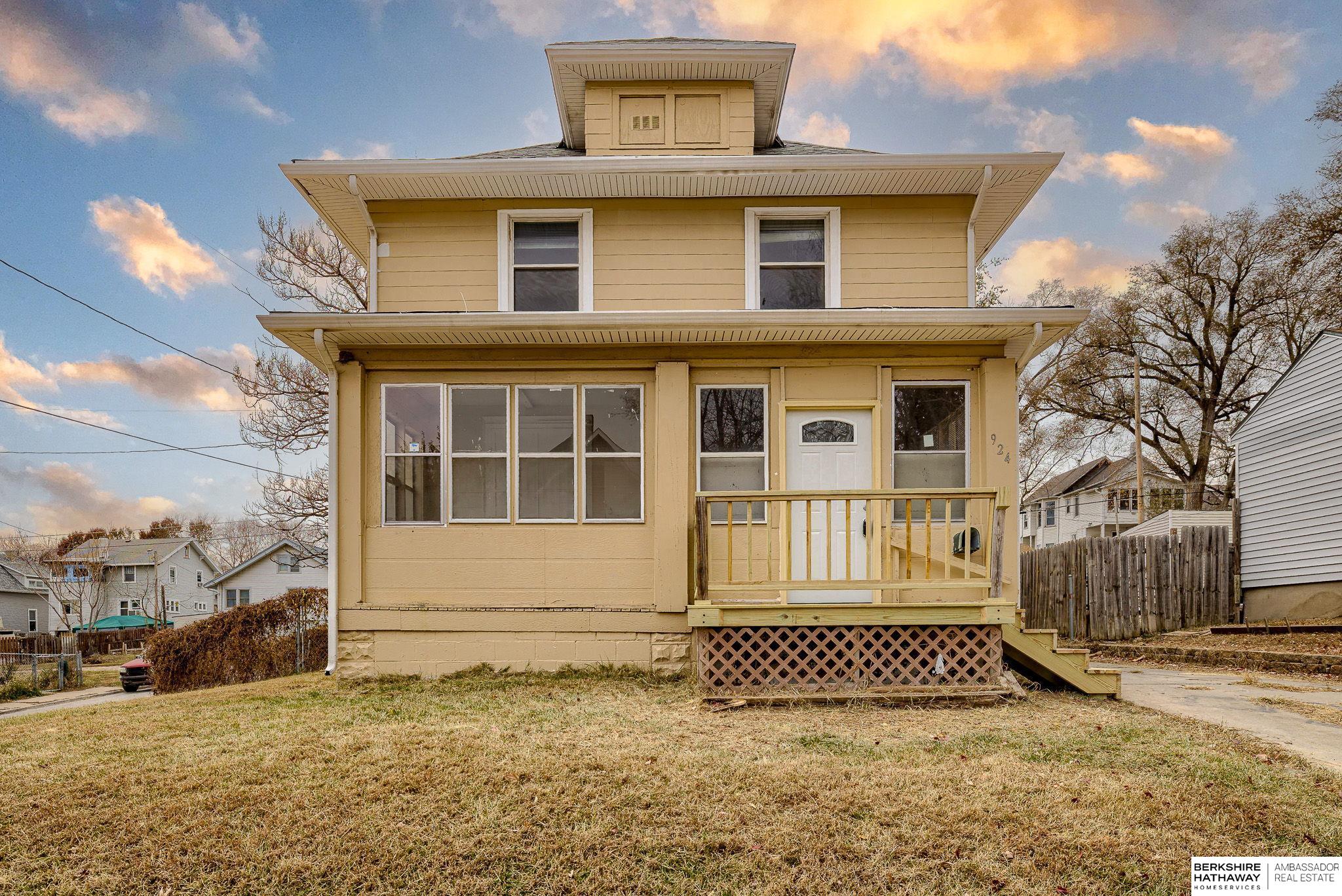 Omaha, Nebraska 68105, United States, 3 Bedrooms Bedrooms, ,1 BathroomBathrooms,Residential,Pending,20141