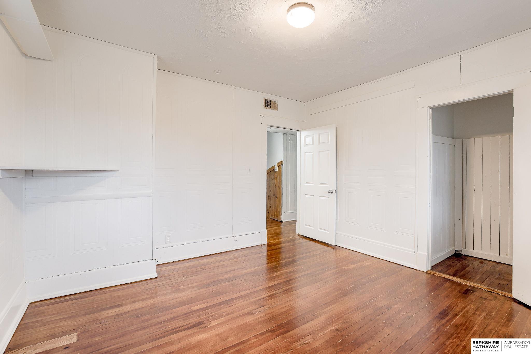 Omaha, Nebraska 68105, United States, 3 Bedrooms Bedrooms, ,1 BathroomBathrooms,Residential,Pending,20141