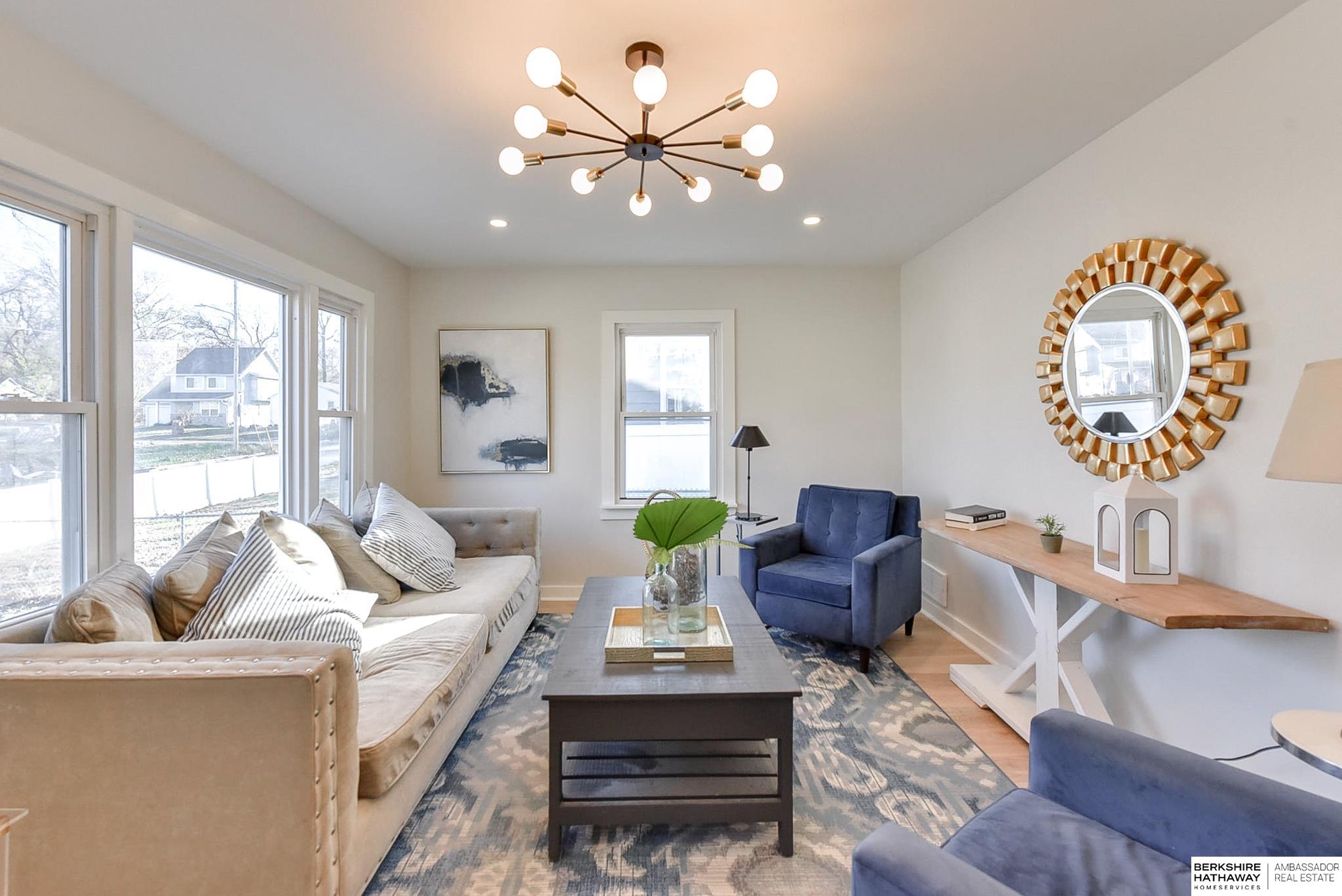 Omaha, Nebraska 68111, United States, 3 Bedrooms Bedrooms, ,1 BathroomBathrooms,Residential,Pending,23004