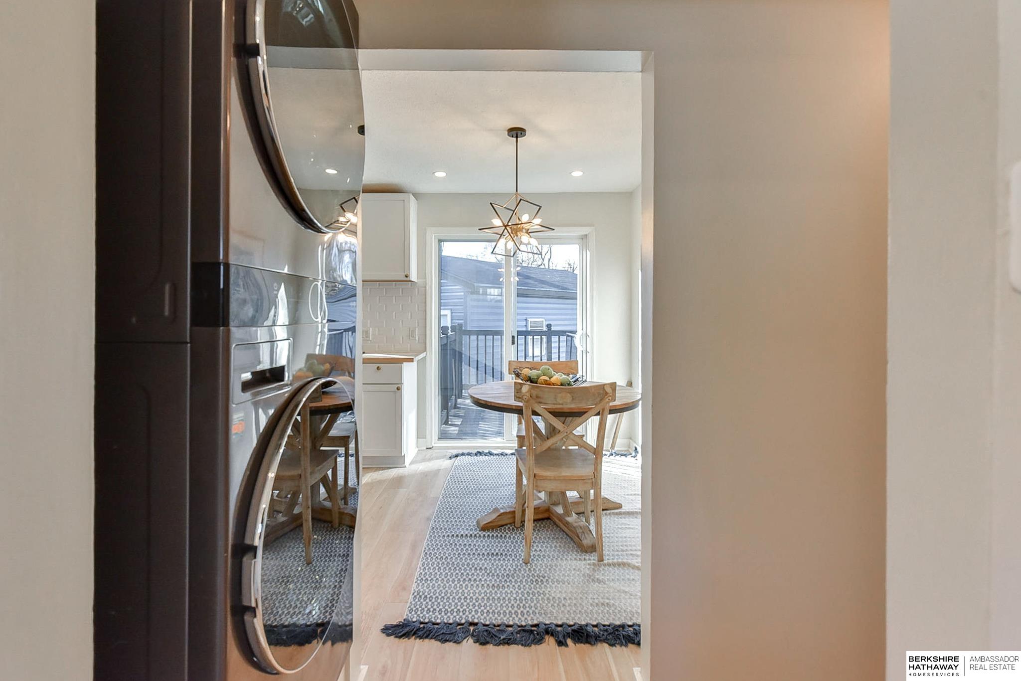 Omaha, Nebraska 68111, United States, 3 Bedrooms Bedrooms, ,1 BathroomBathrooms,Residential,Pending,23004