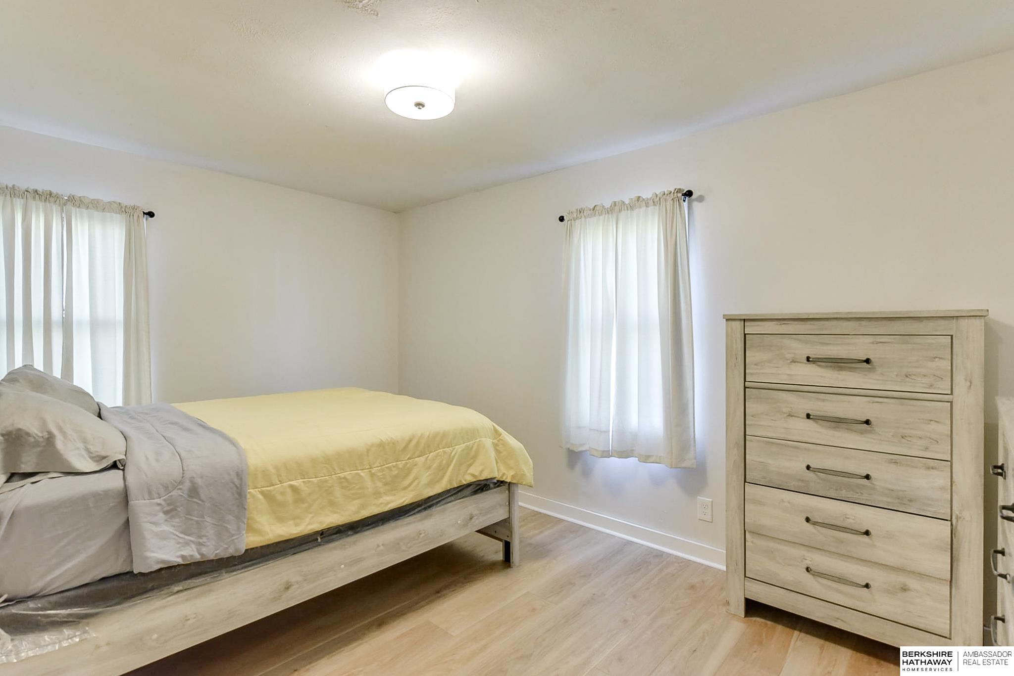 Omaha, Nebraska 68111, United States, 3 Bedrooms Bedrooms, ,1 BathroomBathrooms,Residential,Pending,23004