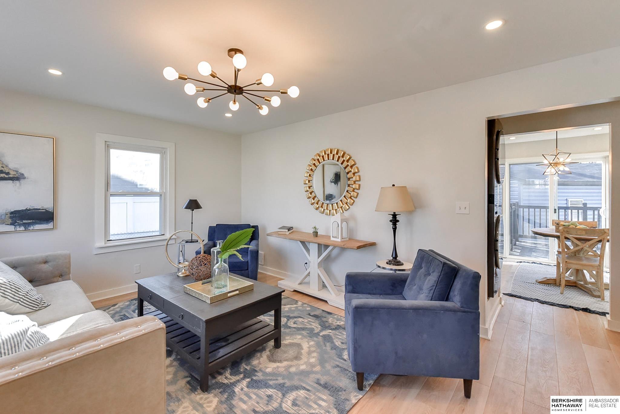 Omaha, Nebraska 68111, United States, 3 Bedrooms Bedrooms, ,1 BathroomBathrooms,Residential,Pending,23004