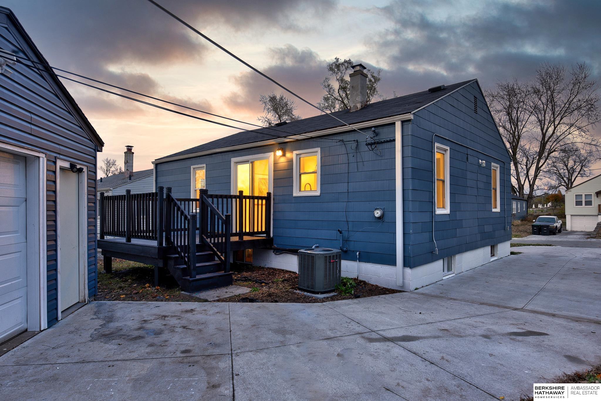 Omaha, Nebraska 68111, United States, 3 Bedrooms Bedrooms, ,1 BathroomBathrooms,Residential,Pending,23004