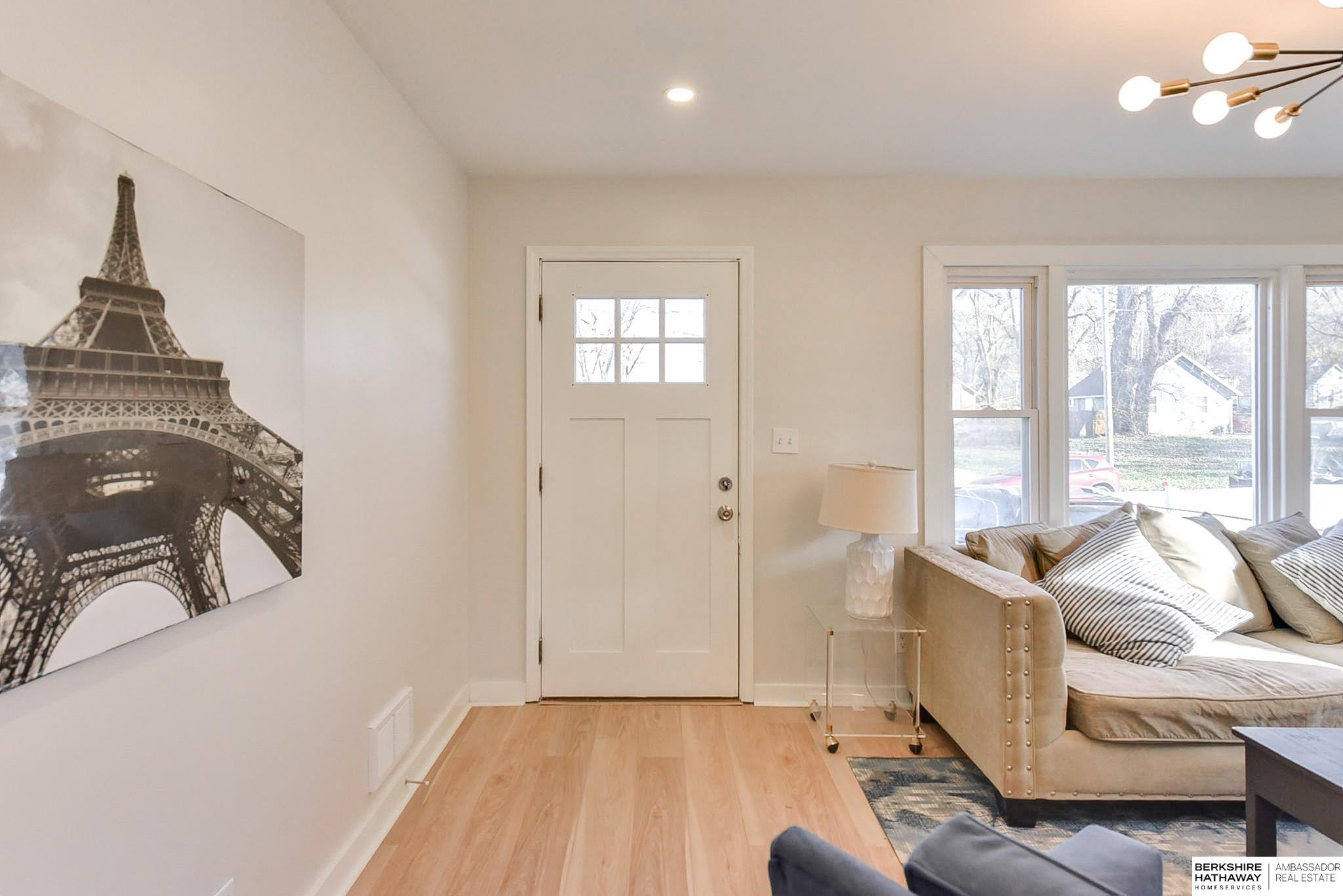 Omaha, Nebraska 68111, United States, 3 Bedrooms Bedrooms, ,1 BathroomBathrooms,Residential,Pending,23004