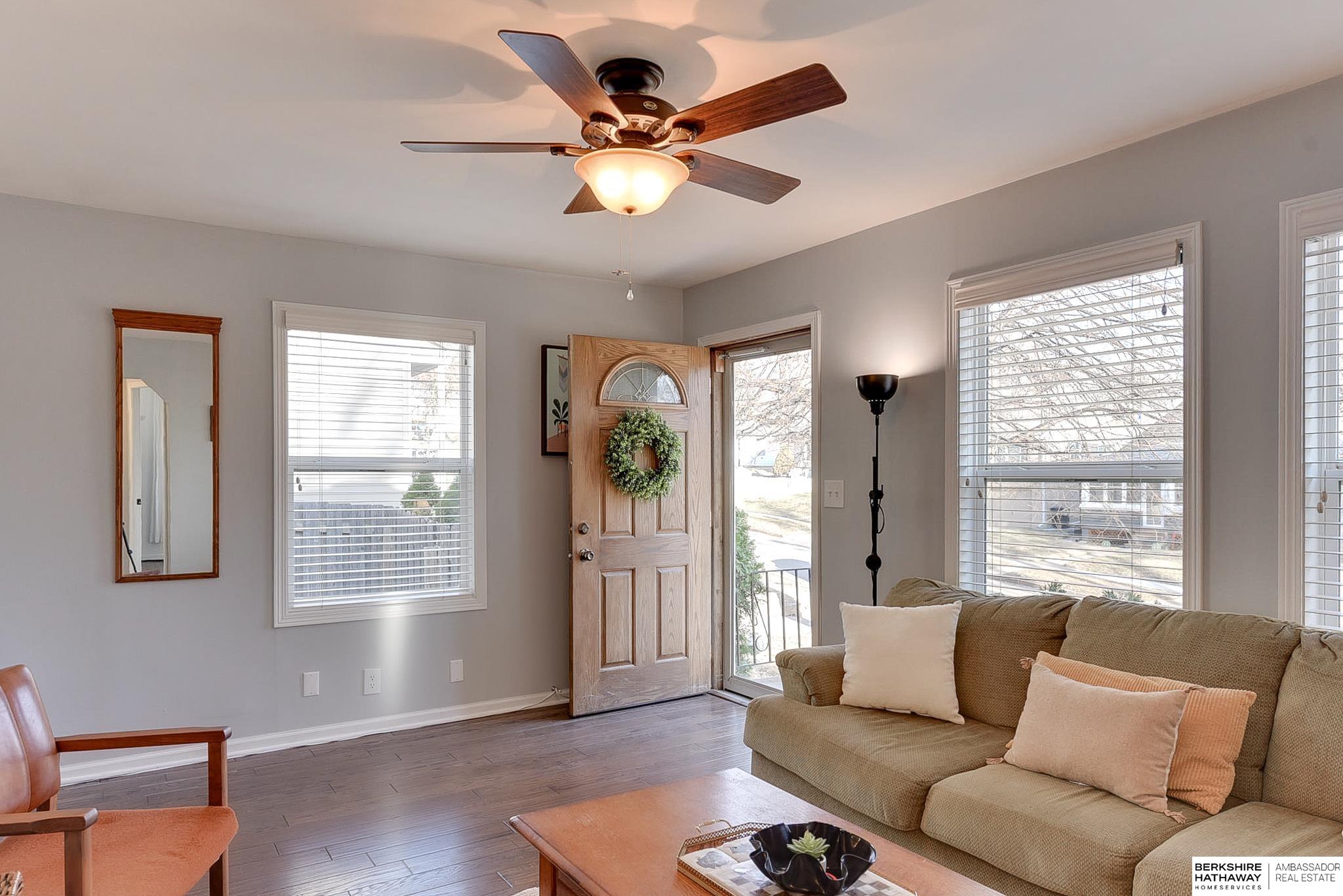 Omaha, Nebraska 68104, United States, 2 Bedrooms Bedrooms, ,1 BathroomBathrooms,Residential,Pending,94871