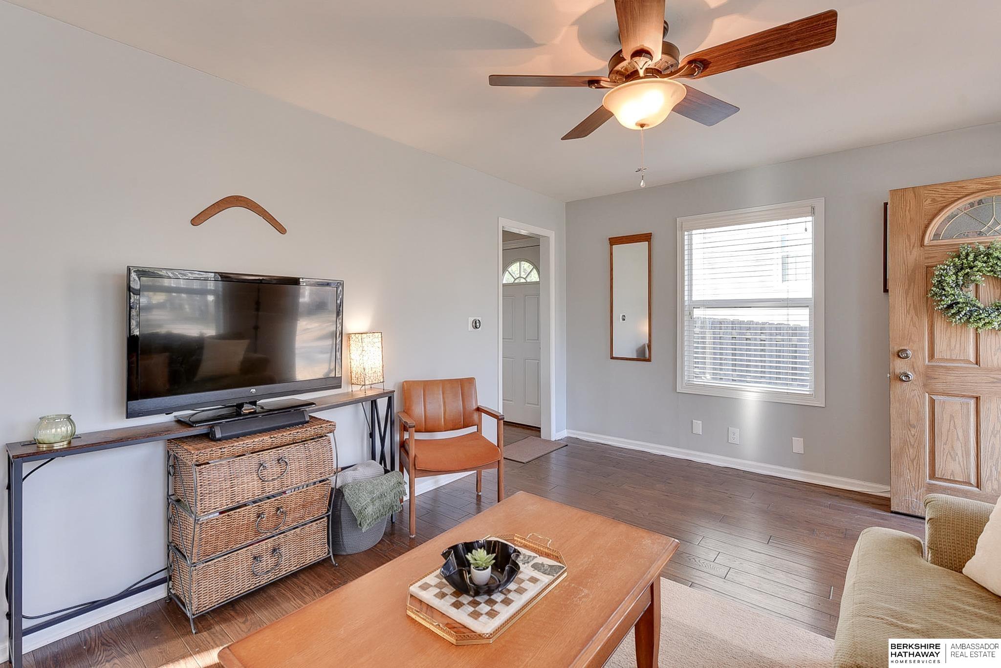 Omaha, Nebraska 68104, United States, 2 Bedrooms Bedrooms, ,1 BathroomBathrooms,Residential,Pending,94871