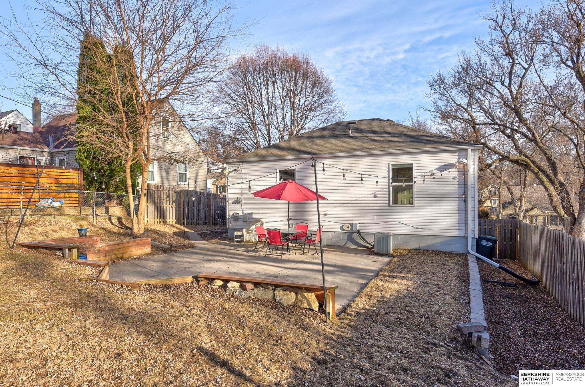 Omaha, Nebraska 68104, United States, 2 Bedrooms Bedrooms, ,1 BathroomBathrooms,Residential,Pending,94871