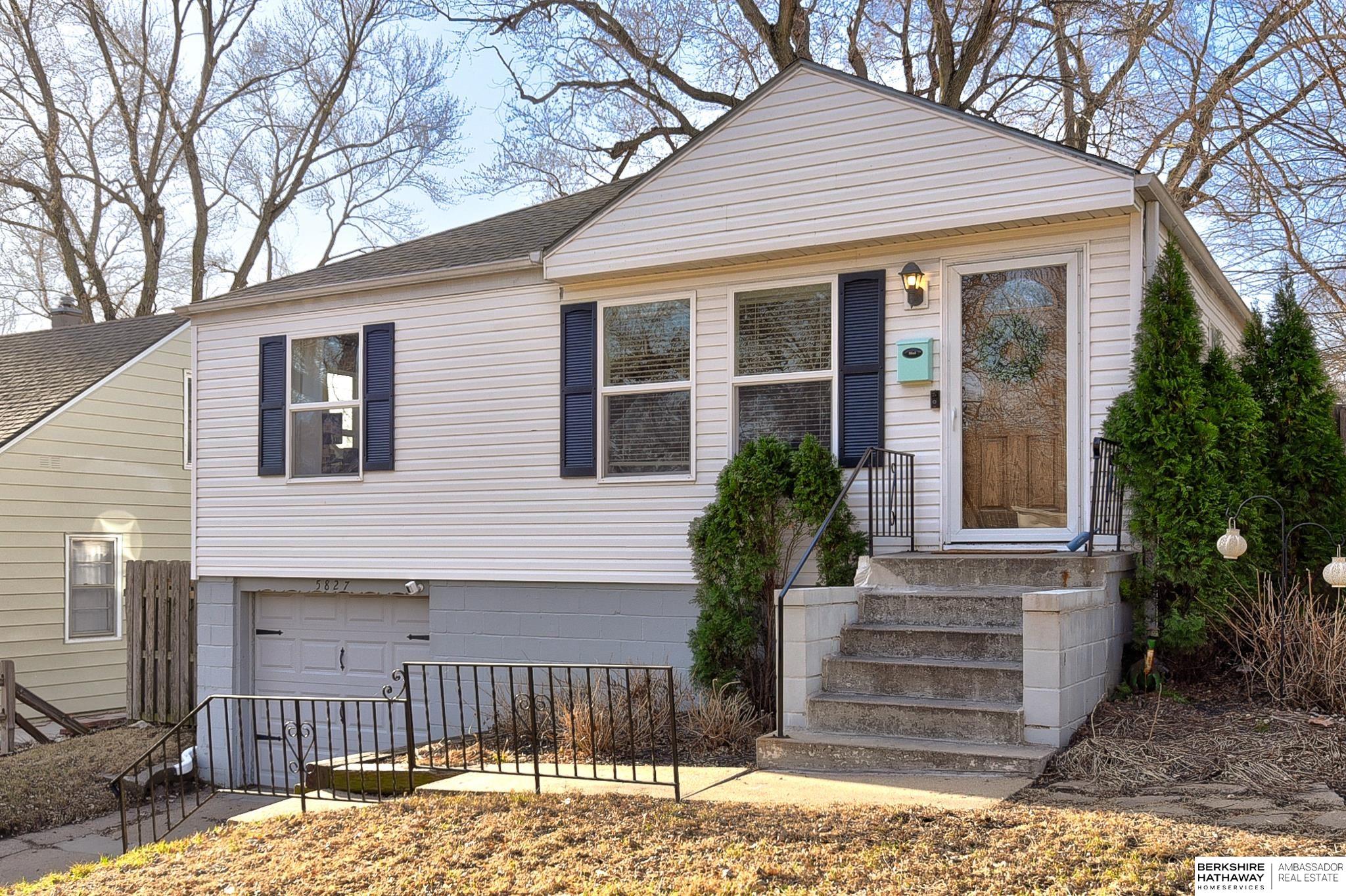 Omaha, Nebraska 68104, United States, 2 Bedrooms Bedrooms, ,1 BathroomBathrooms,Residential,Pending,94871