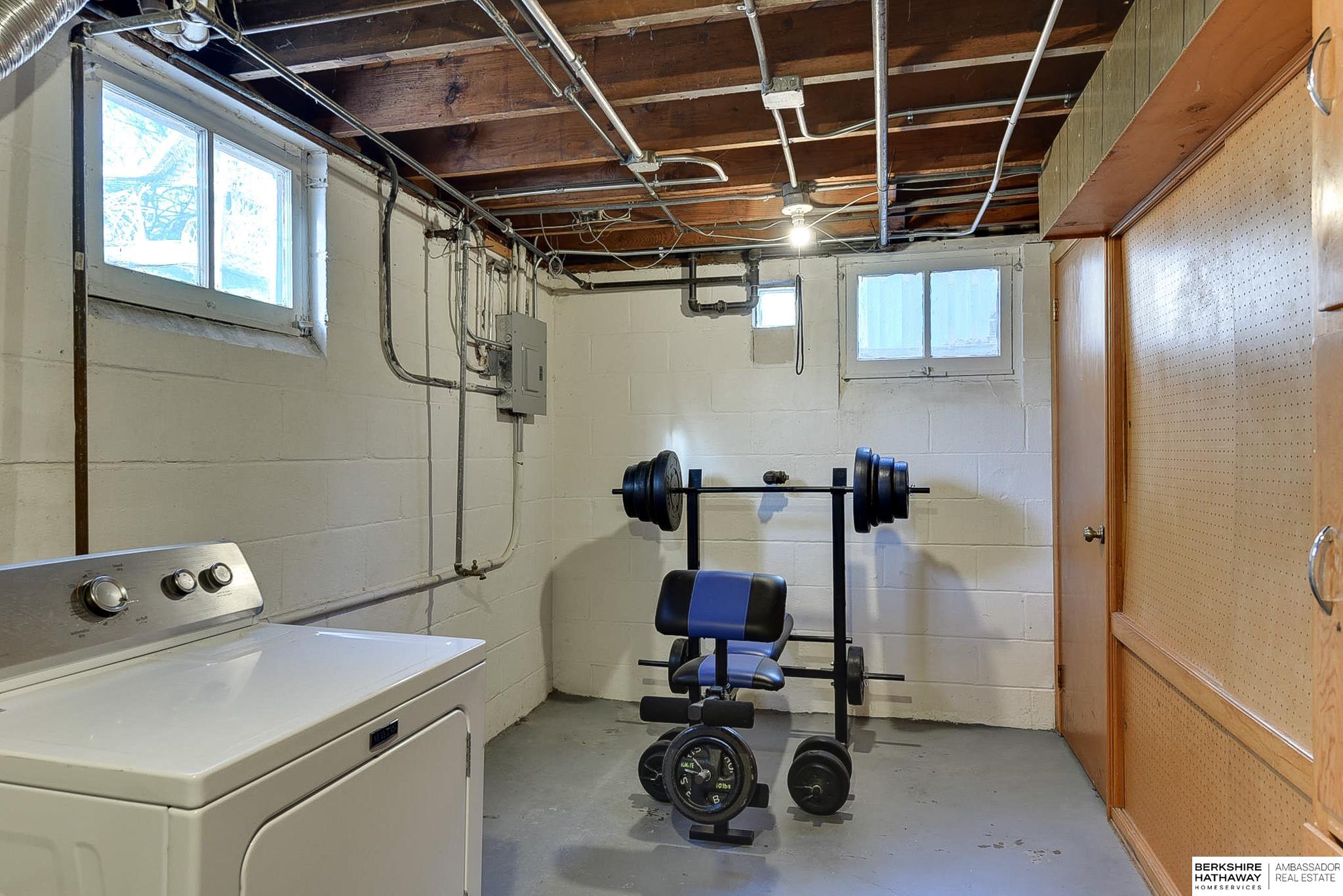 Omaha, Nebraska 68104, United States, 2 Bedrooms Bedrooms, ,1 BathroomBathrooms,Residential,Pending,94871