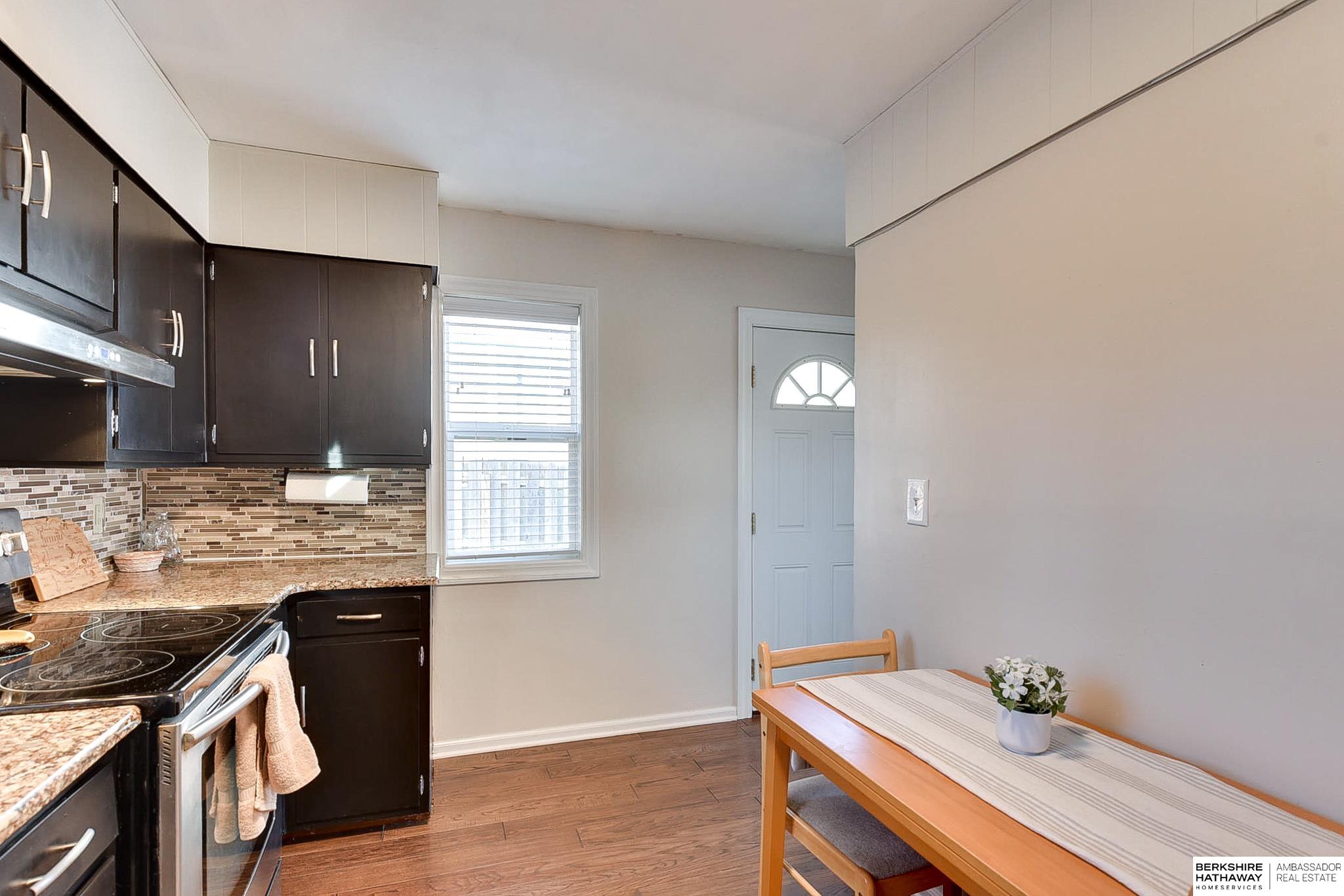 Omaha, Nebraska 68104, United States, 2 Bedrooms Bedrooms, ,1 BathroomBathrooms,Residential,Pending,94871