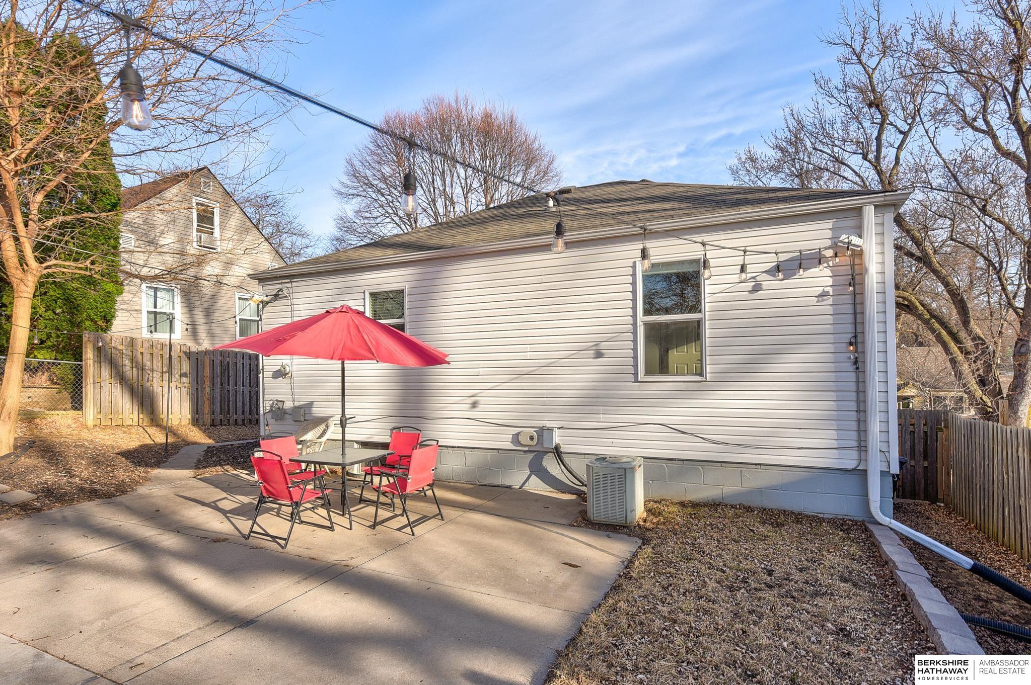 Omaha, Nebraska 68104, United States, 2 Bedrooms Bedrooms, ,1 BathroomBathrooms,Residential,Pending,94871