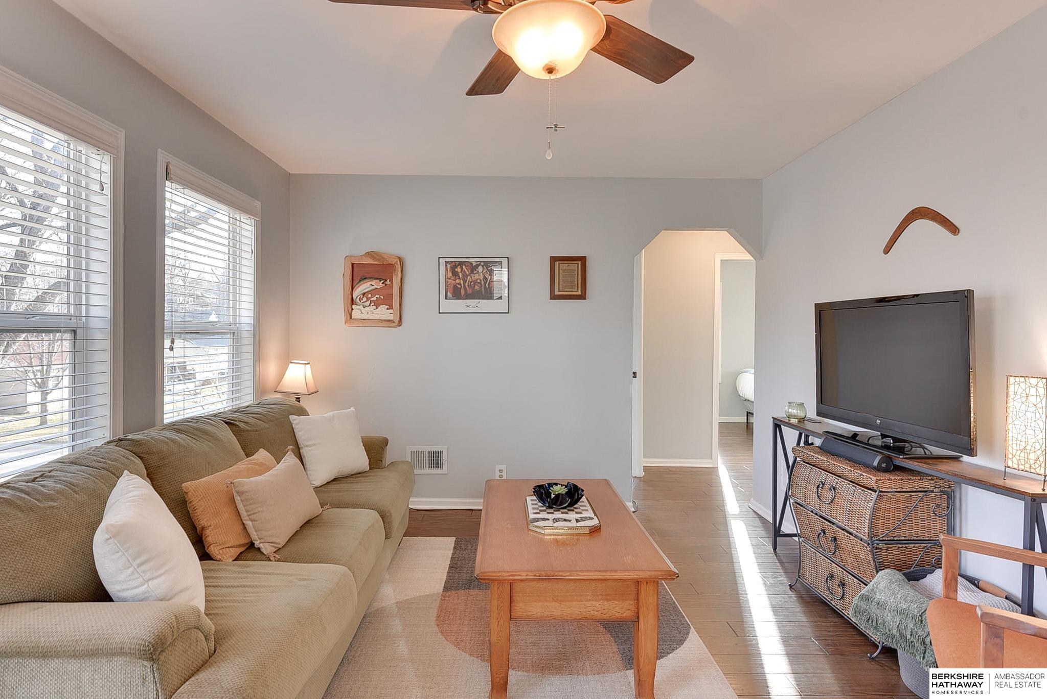 Omaha, Nebraska 68104, United States, 2 Bedrooms Bedrooms, ,1 BathroomBathrooms,Residential,Pending,94871