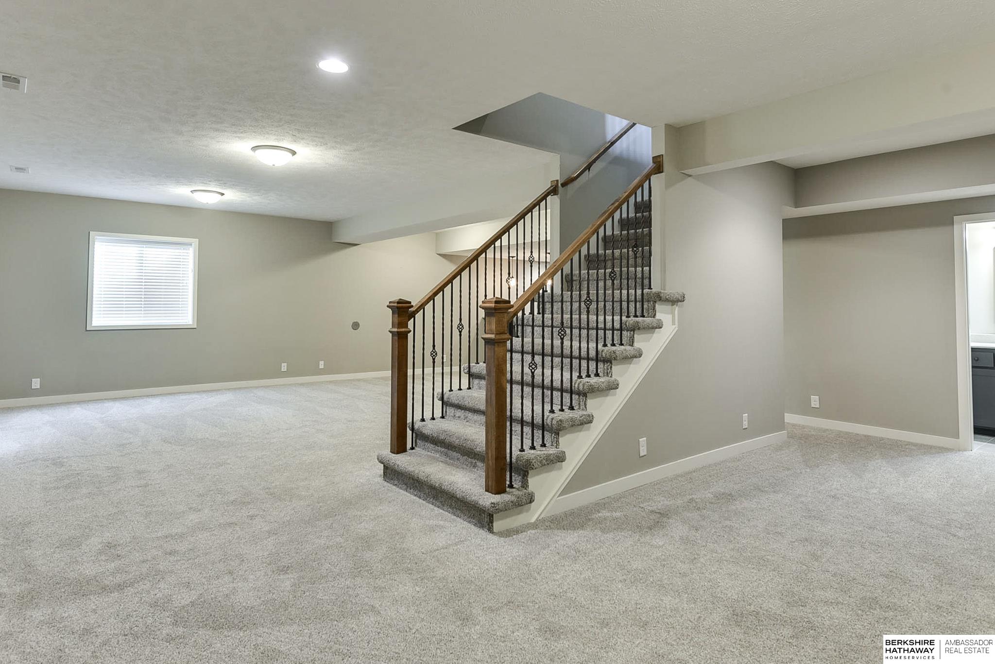 Papillion, Nebraska 68046, United States, 4 Bedrooms Bedrooms, ,3 BathroomsBathrooms,Residential,Active,23342