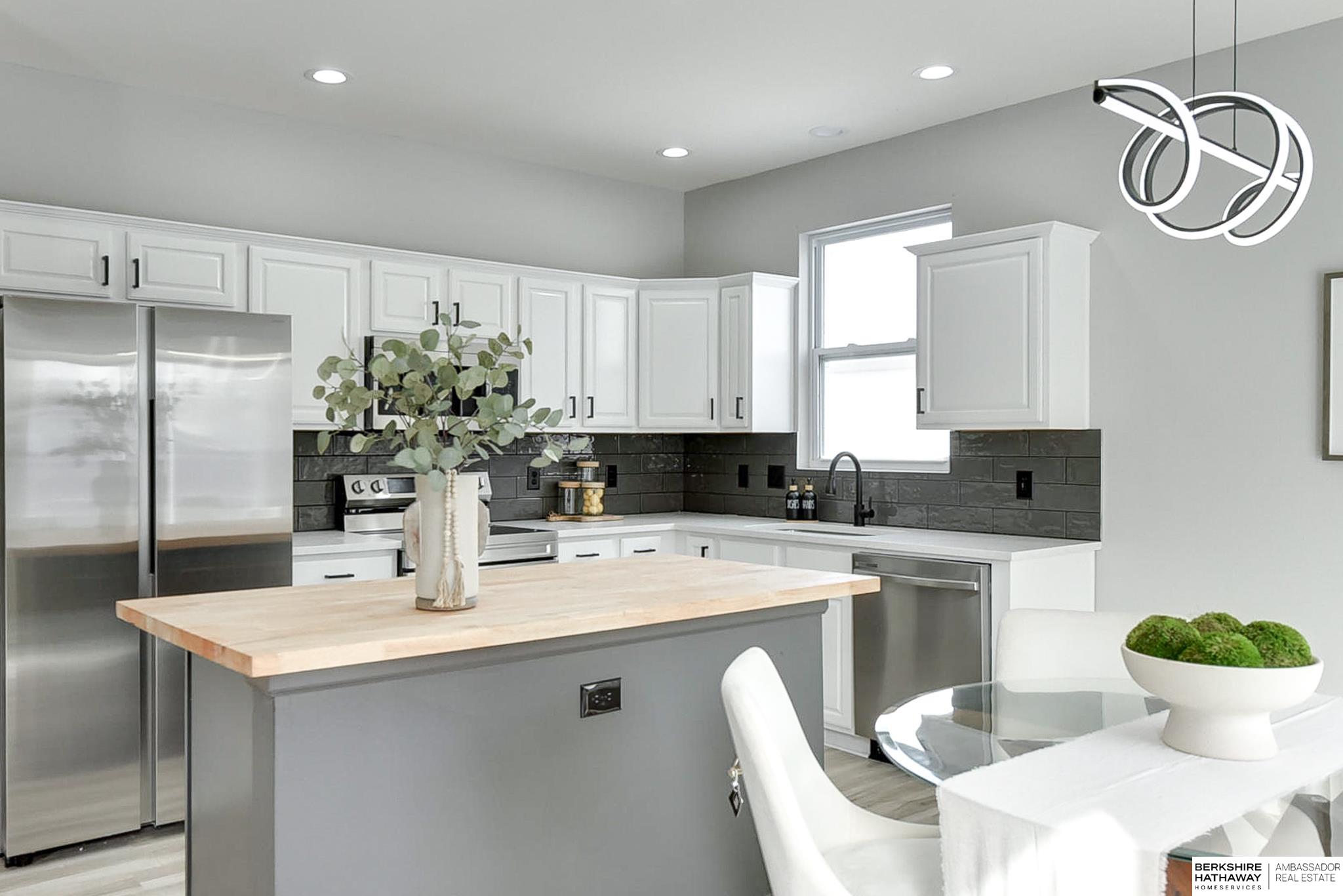 Papillion, Nebraska 68046, United States, 3 Bedrooms Bedrooms, ,2 BathroomsBathrooms,Residential,Pending,84651