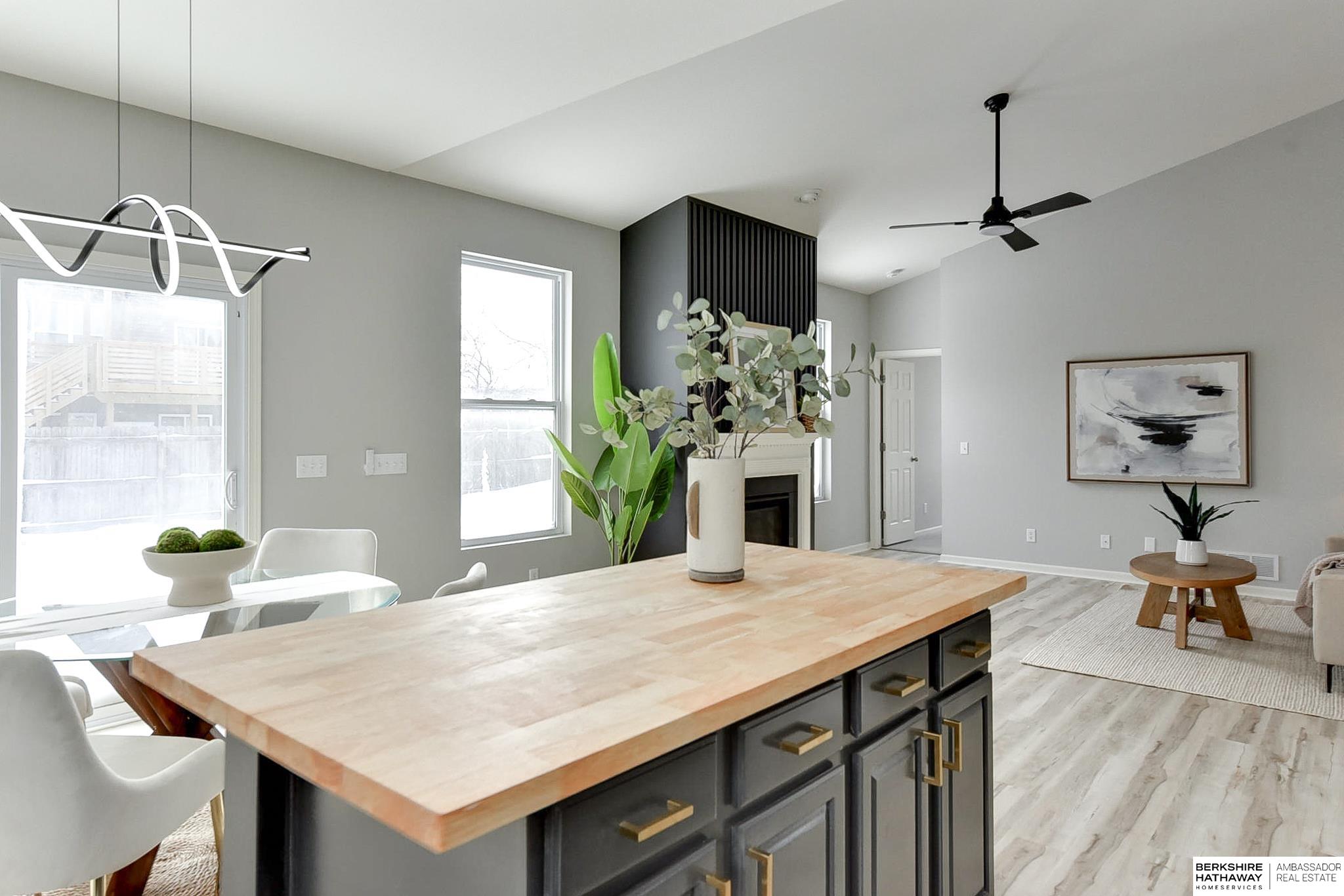 Papillion, Nebraska 68046, United States, 3 Bedrooms Bedrooms, ,2 BathroomsBathrooms,Residential,Pending,84651