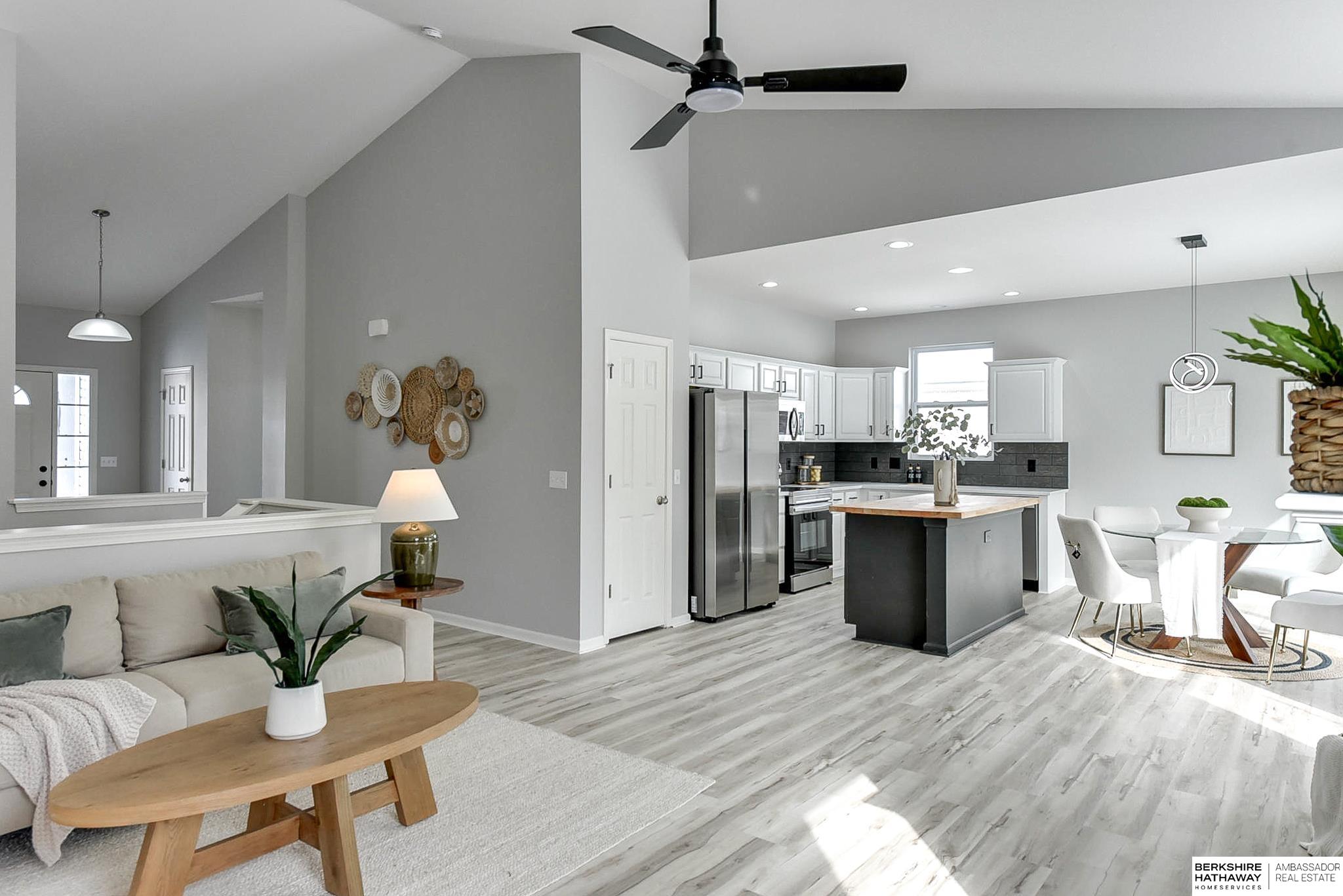 Papillion, Nebraska 68046, United States, 3 Bedrooms Bedrooms, ,2 BathroomsBathrooms,Residential,Pending,84651