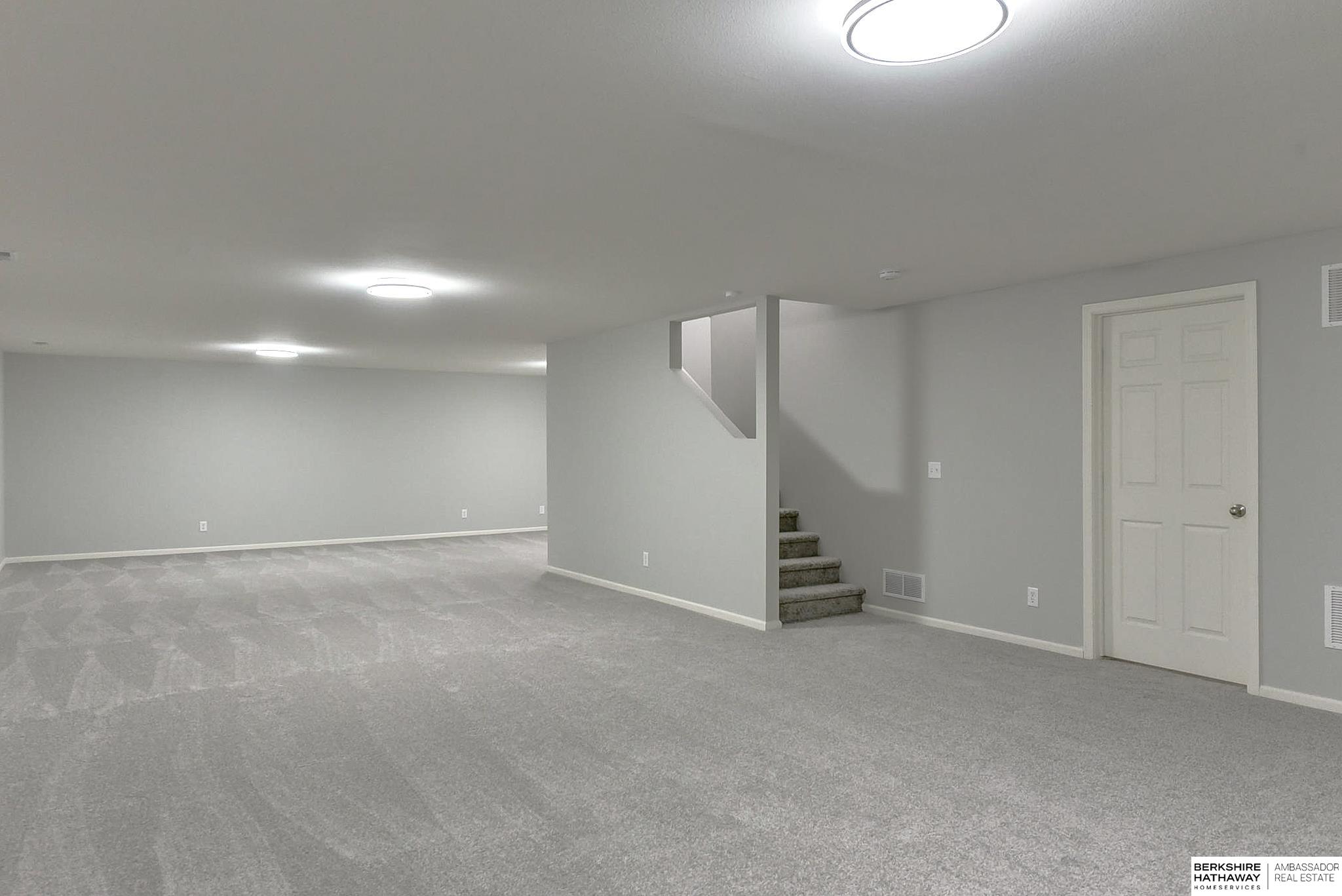 Papillion, Nebraska 68046, United States, 3 Bedrooms Bedrooms, ,2 BathroomsBathrooms,Residential,Pending,84651