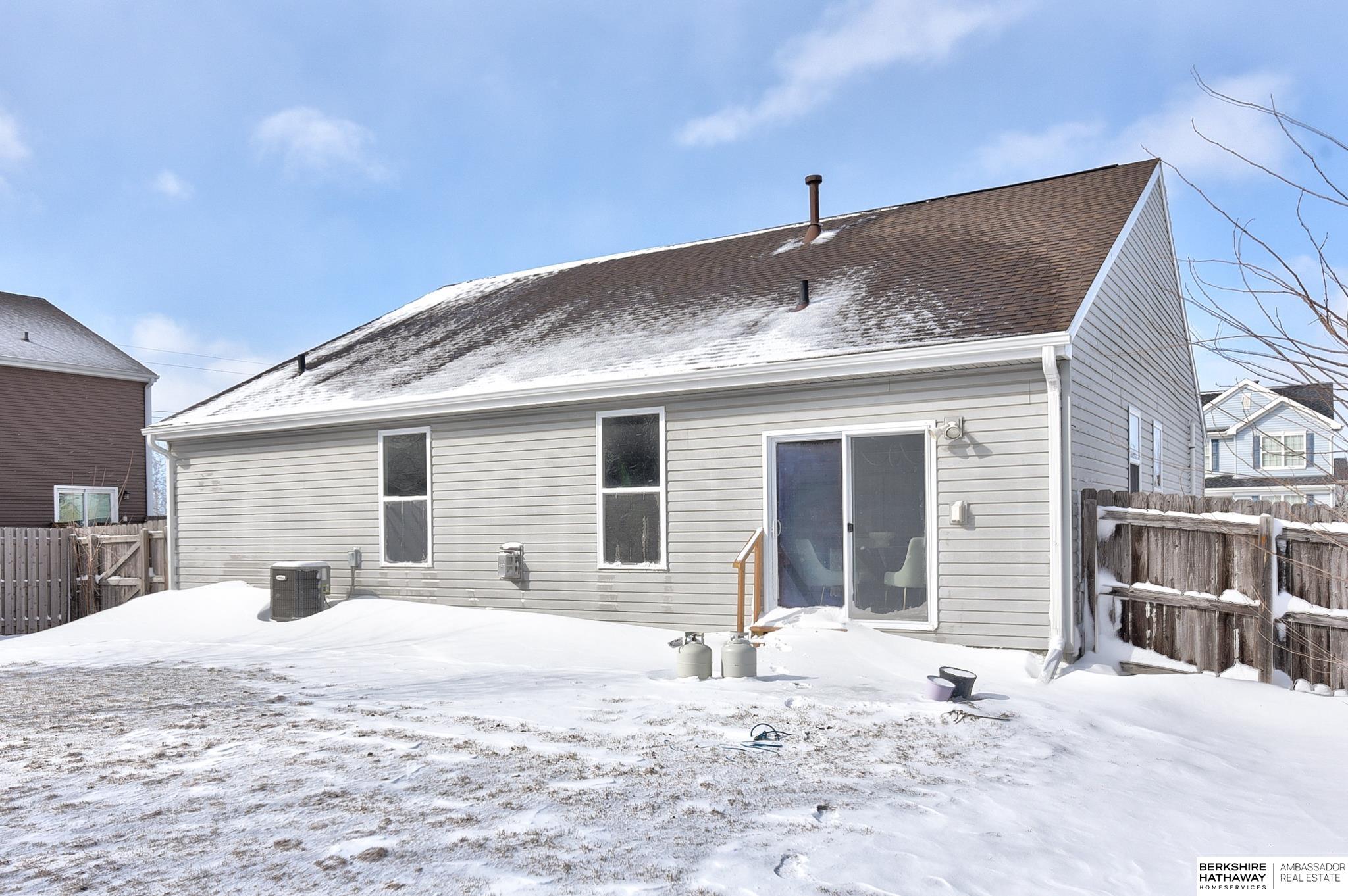 Papillion, Nebraska 68046, United States, 3 Bedrooms Bedrooms, ,2 BathroomsBathrooms,Residential,Pending,84651