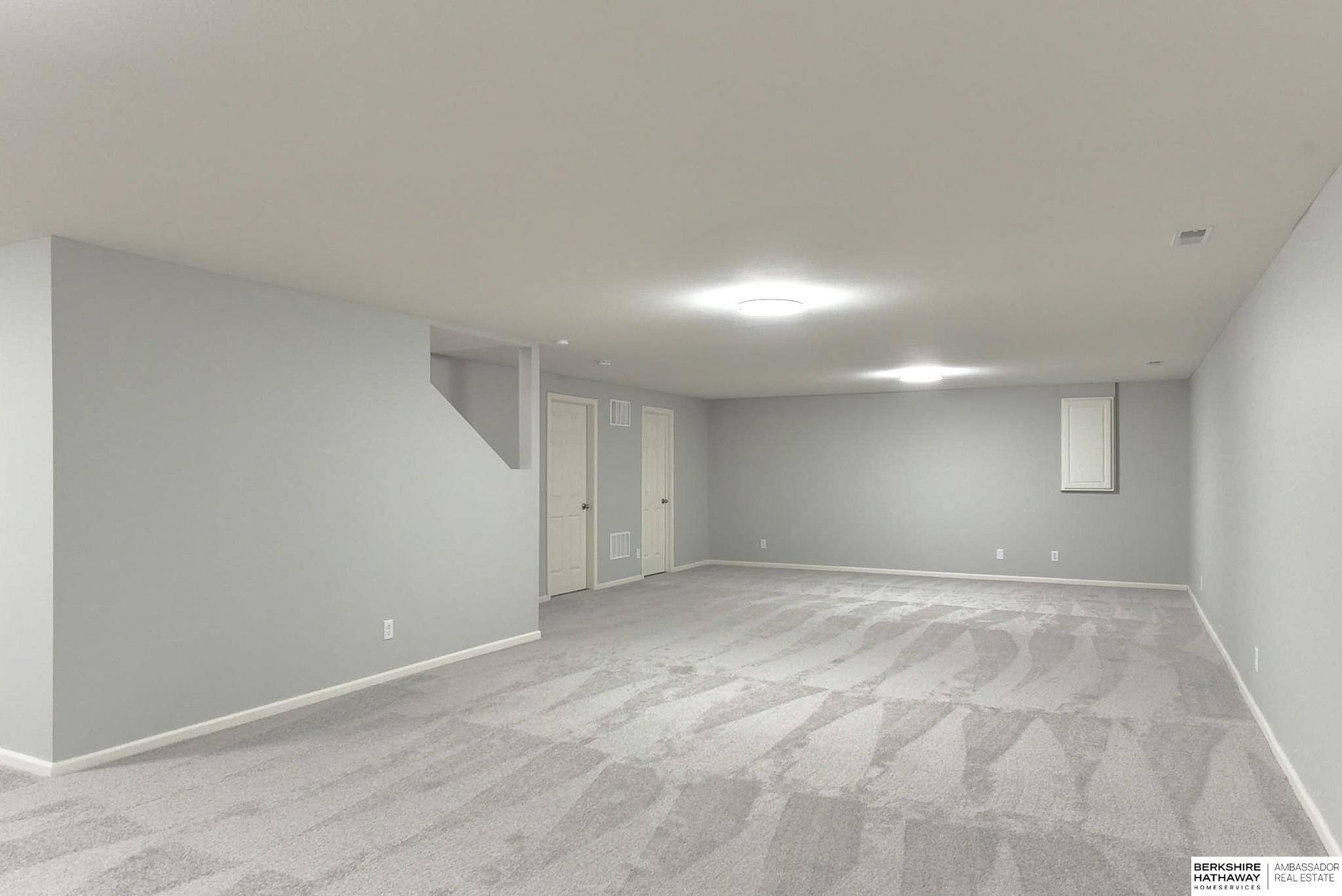 Papillion, Nebraska 68046, United States, 3 Bedrooms Bedrooms, ,2 BathroomsBathrooms,Residential,Pending,84651