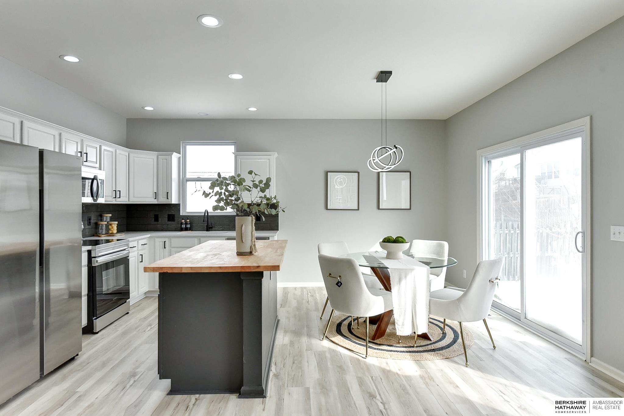 Papillion, Nebraska 68046, United States, 3 Bedrooms Bedrooms, ,2 BathroomsBathrooms,Residential,Pending,84651