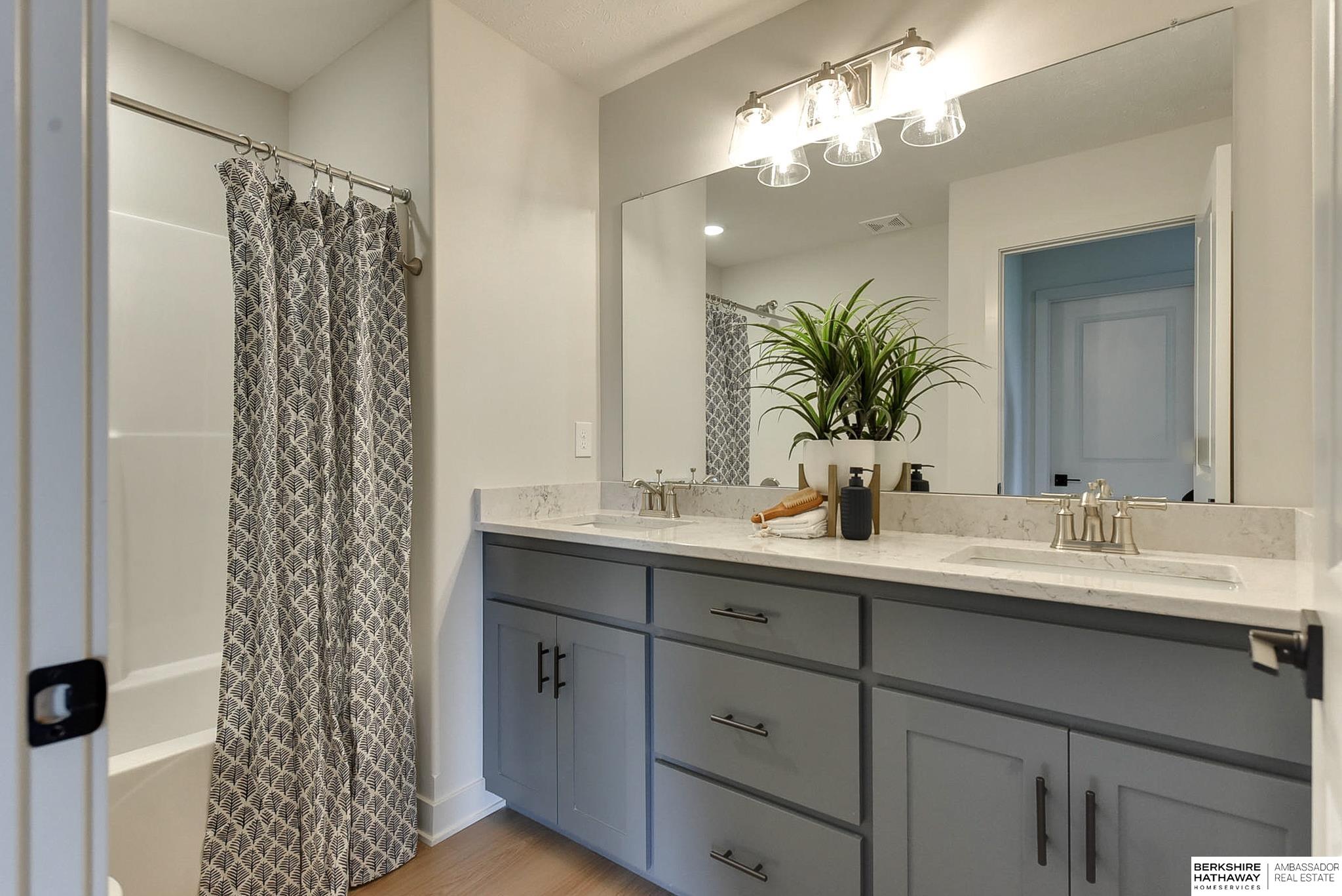 Elkhorn, Nebraska 68022, United States, 4 Bedrooms Bedrooms, ,3 BathroomsBathrooms,Residential,Active,20171