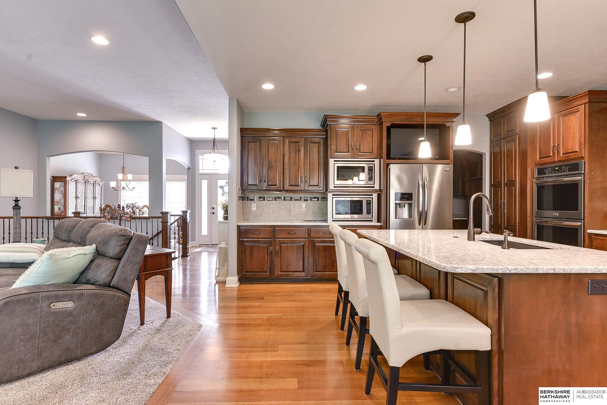 Elkhorn, Nebraska 68022, United States, 4 Bedrooms Bedrooms, ,3 BathroomsBathrooms,Residential,Pending,9315