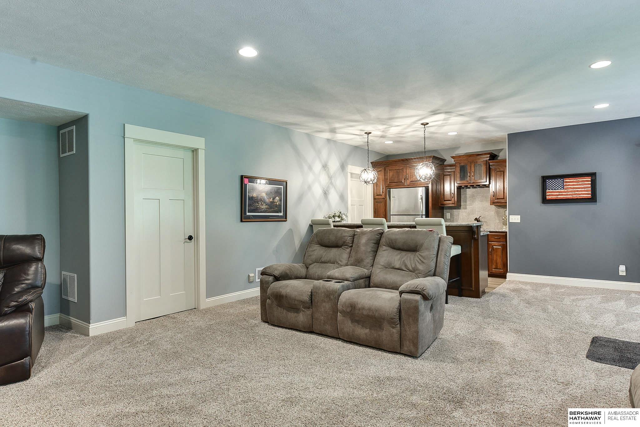 Elkhorn, Nebraska 68022, United States, 4 Bedrooms Bedrooms, ,3 BathroomsBathrooms,Residential,Pending,9315