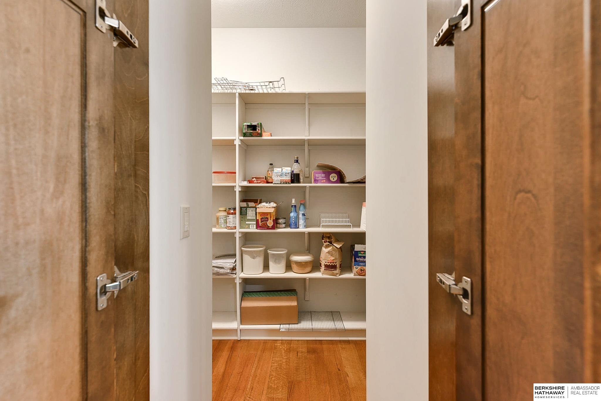 Elkhorn, Nebraska 68022, United States, 4 Bedrooms Bedrooms, ,3 BathroomsBathrooms,Residential,Pending,9315