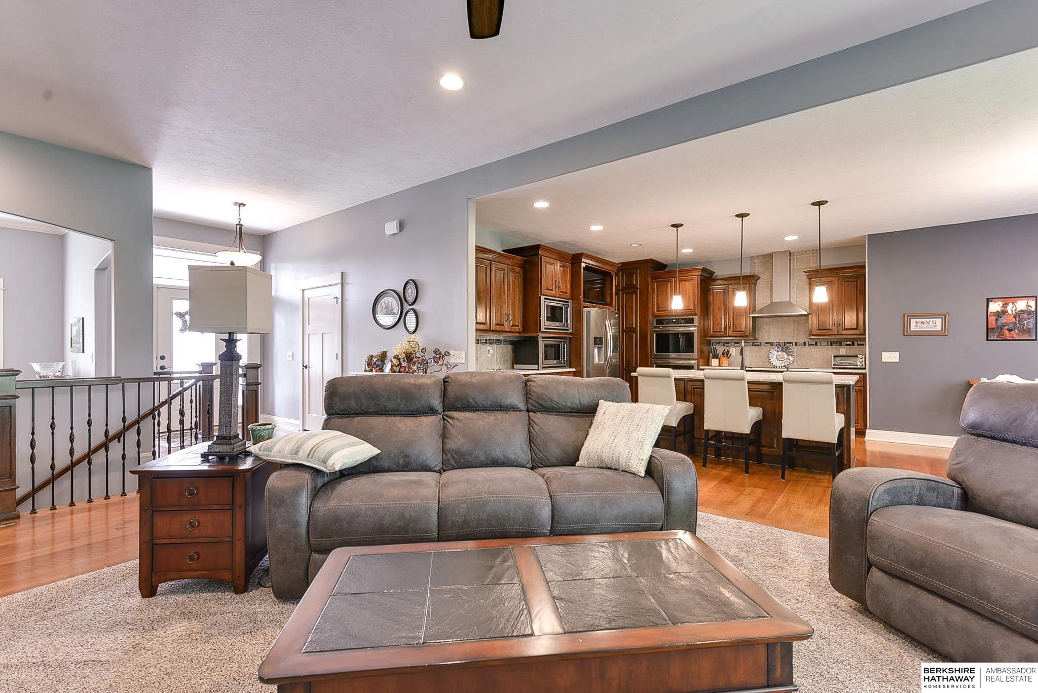 Elkhorn, Nebraska 68022, United States, 4 Bedrooms Bedrooms, ,3 BathroomsBathrooms,Residential,Pending,9315