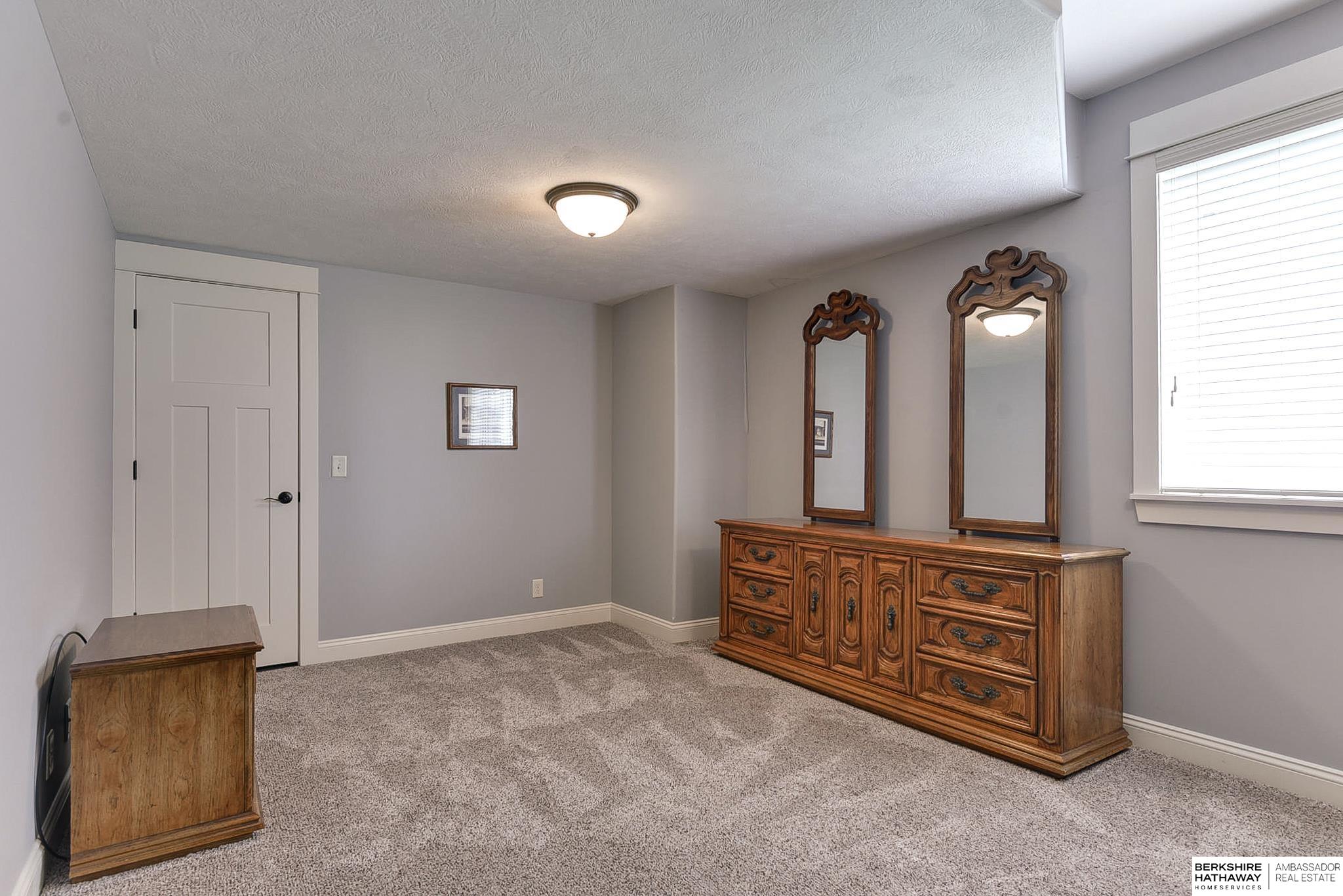 Elkhorn, Nebraska 68022, United States, 4 Bedrooms Bedrooms, ,3 BathroomsBathrooms,Residential,Pending,9315