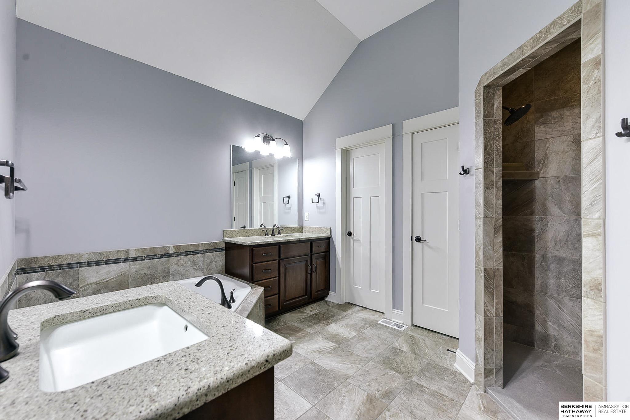 Elkhorn, Nebraska 68022, United States, 4 Bedrooms Bedrooms, ,3 BathroomsBathrooms,Residential,Pending,9315