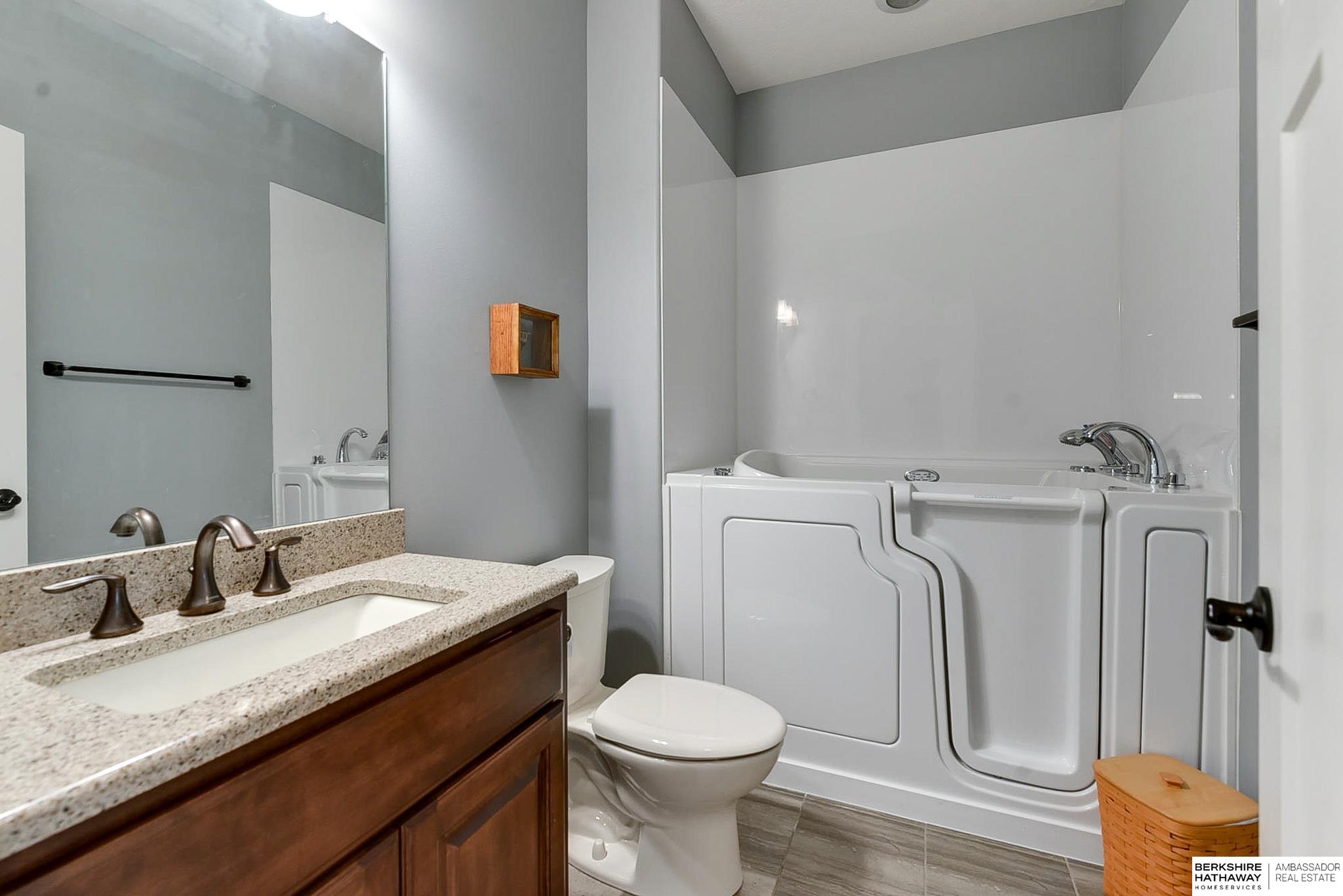 Elkhorn, Nebraska 68022, United States, 4 Bedrooms Bedrooms, ,3 BathroomsBathrooms,Residential,Pending,9315