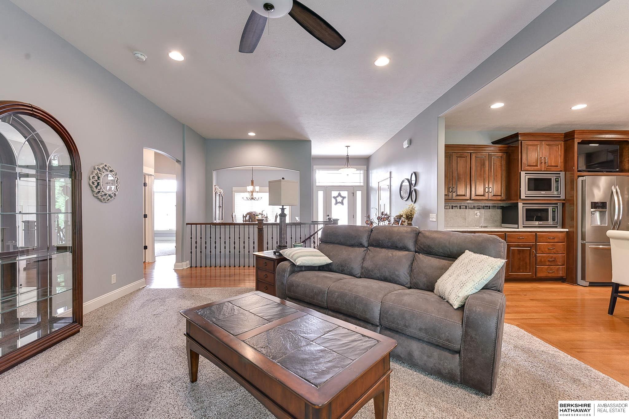 Elkhorn, Nebraska 68022, United States, 4 Bedrooms Bedrooms, ,3 BathroomsBathrooms,Residential,Pending,9315