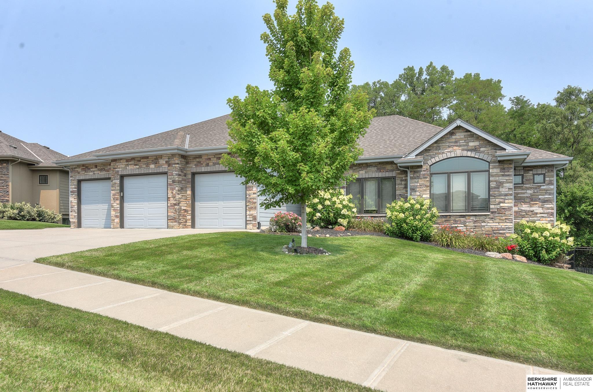 Elkhorn, Nebraska 68022, United States, 4 Bedrooms Bedrooms, ,3 BathroomsBathrooms,Residential,Pending,9315