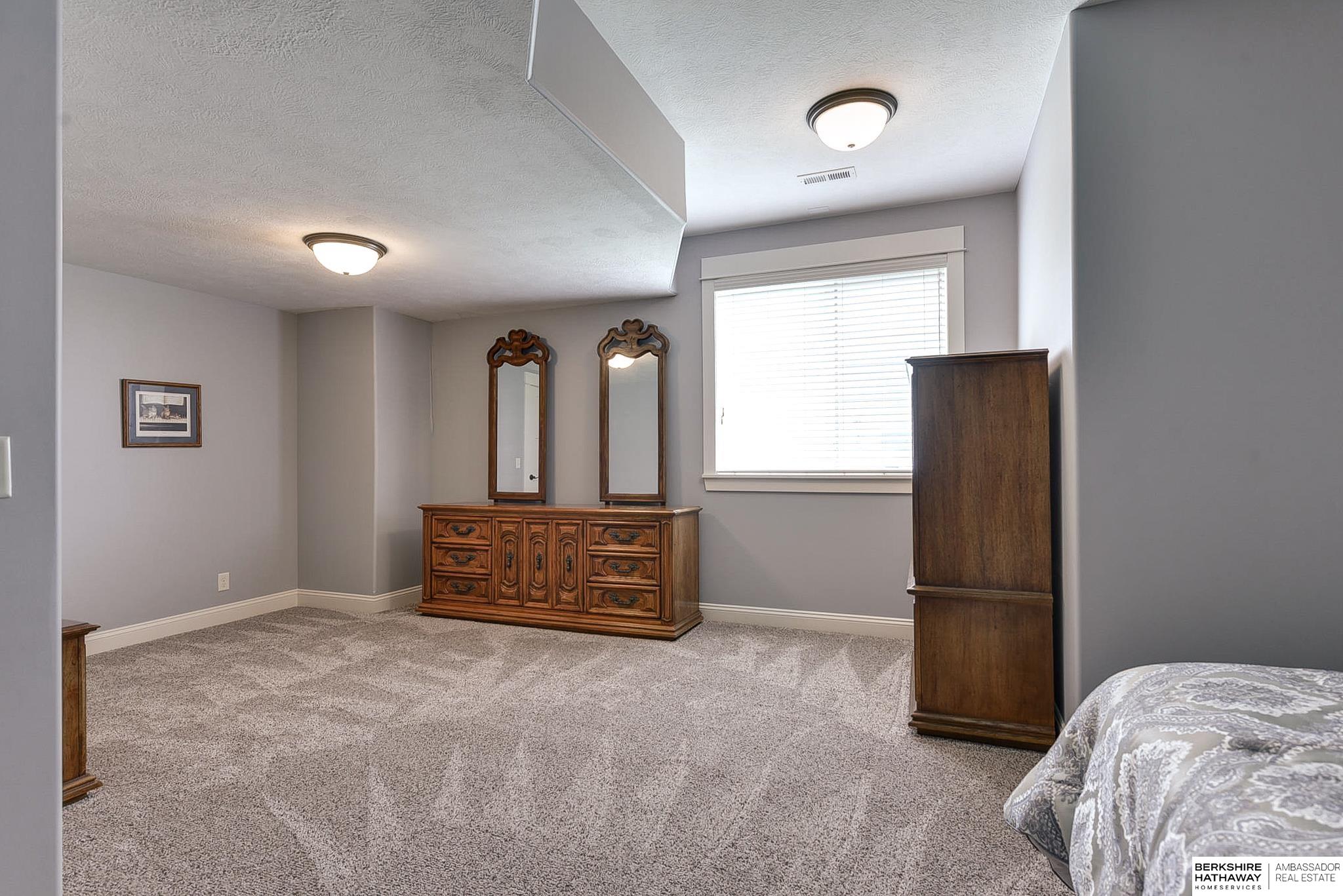 Elkhorn, Nebraska 68022, United States, 4 Bedrooms Bedrooms, ,3 BathroomsBathrooms,Residential,Pending,9315