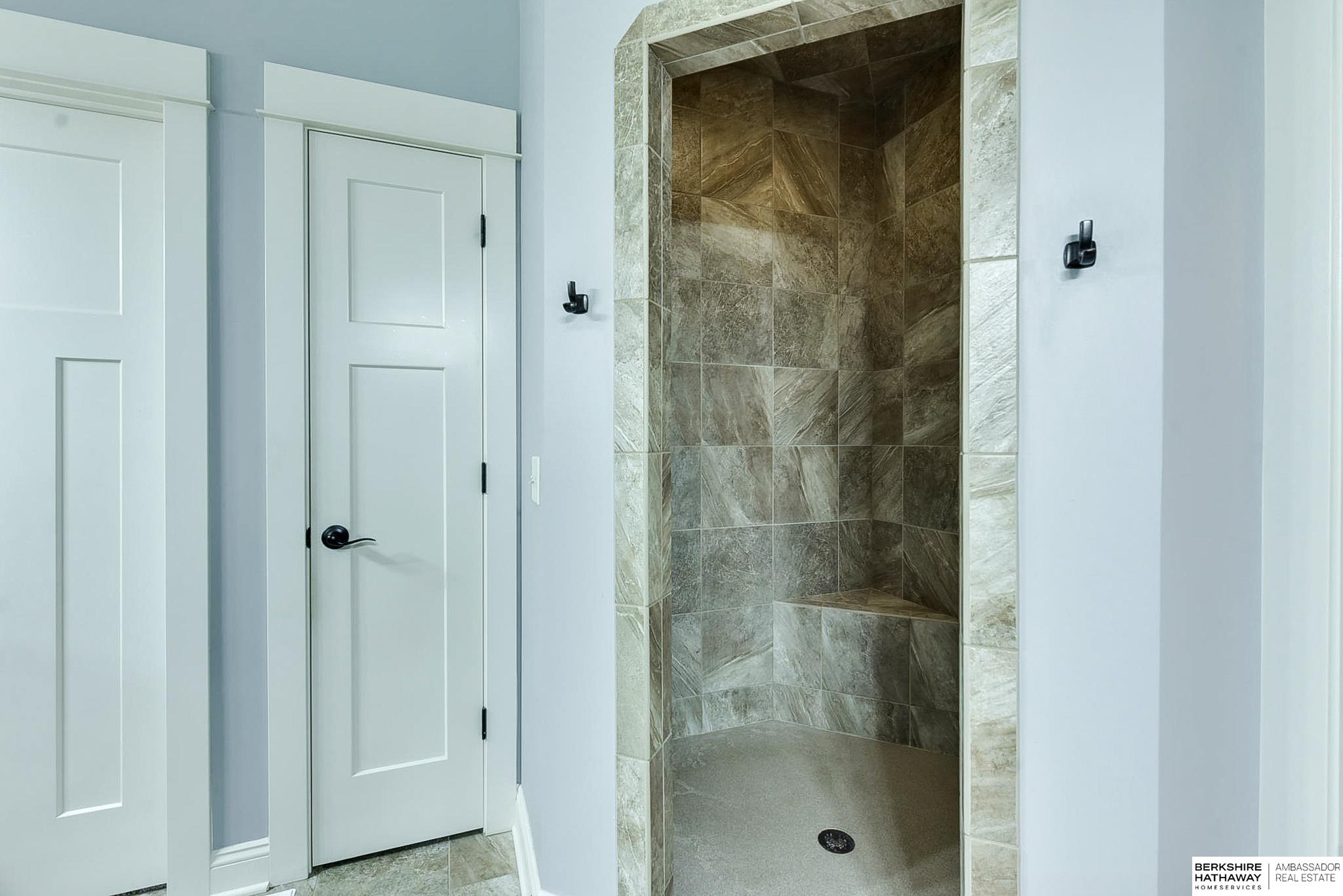 Elkhorn, Nebraska 68022, United States, 4 Bedrooms Bedrooms, ,3 BathroomsBathrooms,Residential,Pending,9315