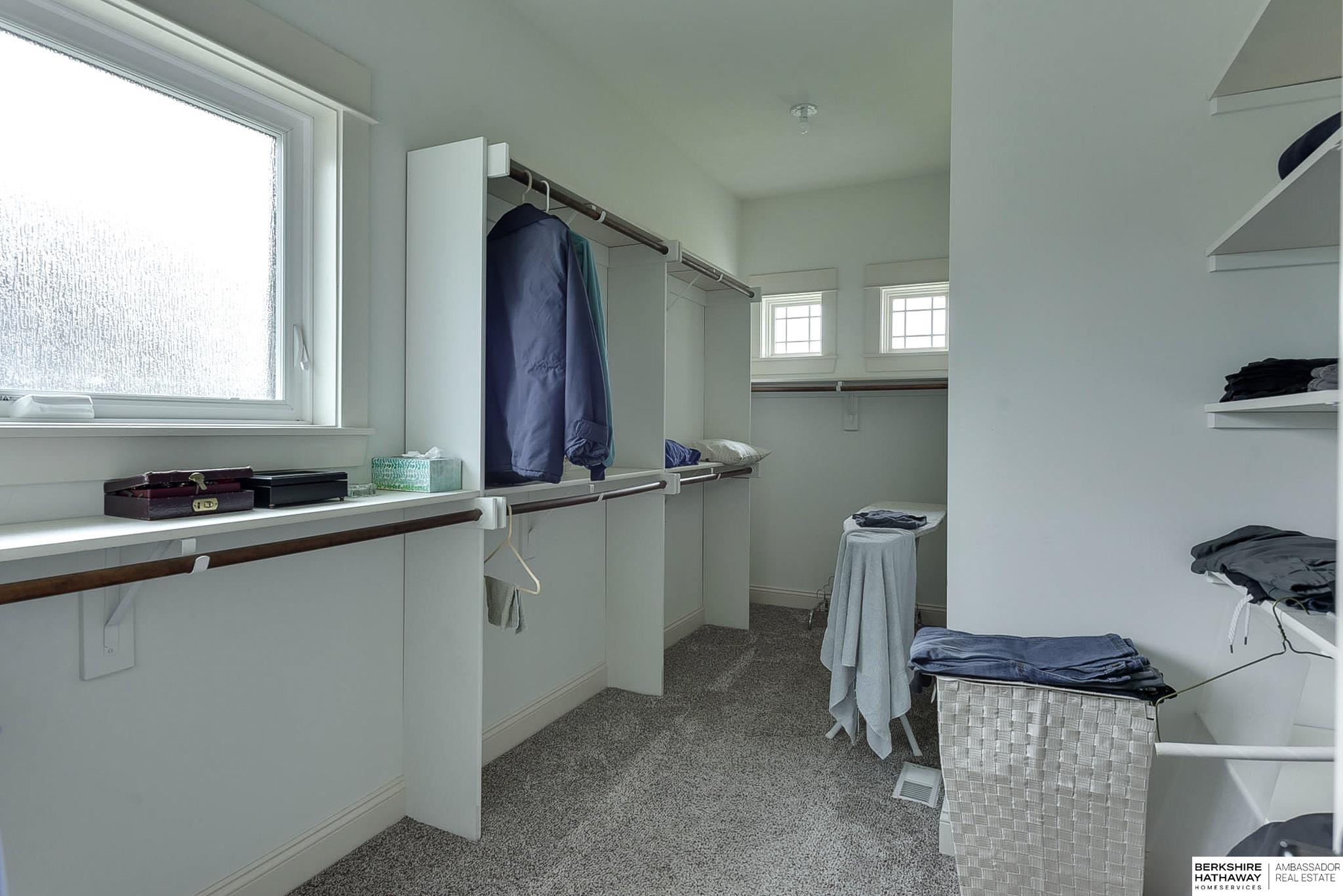 Elkhorn, Nebraska 68022, United States, 4 Bedrooms Bedrooms, ,3 BathroomsBathrooms,Residential,Pending,9315